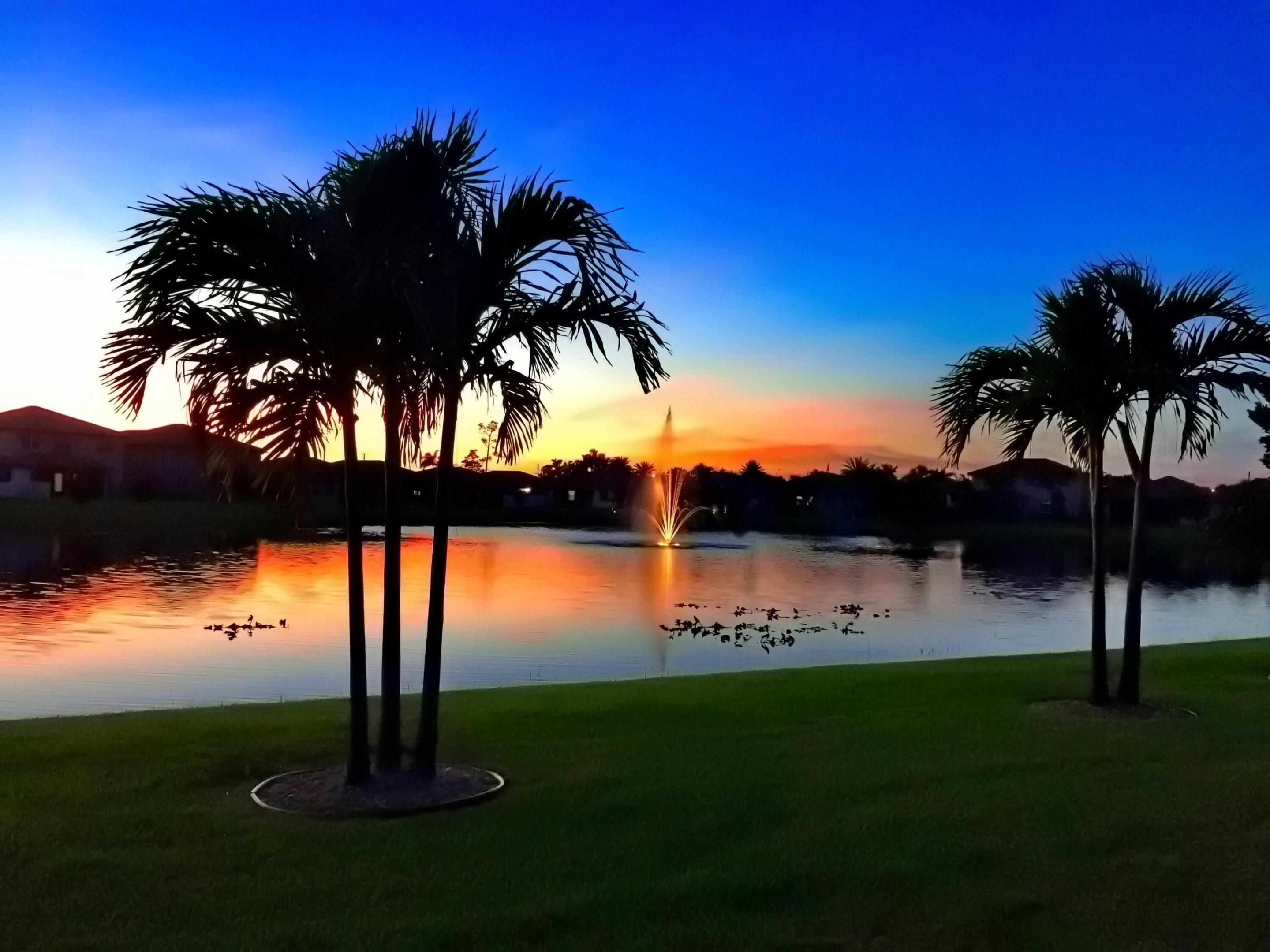 VISTA LAGO - Residential