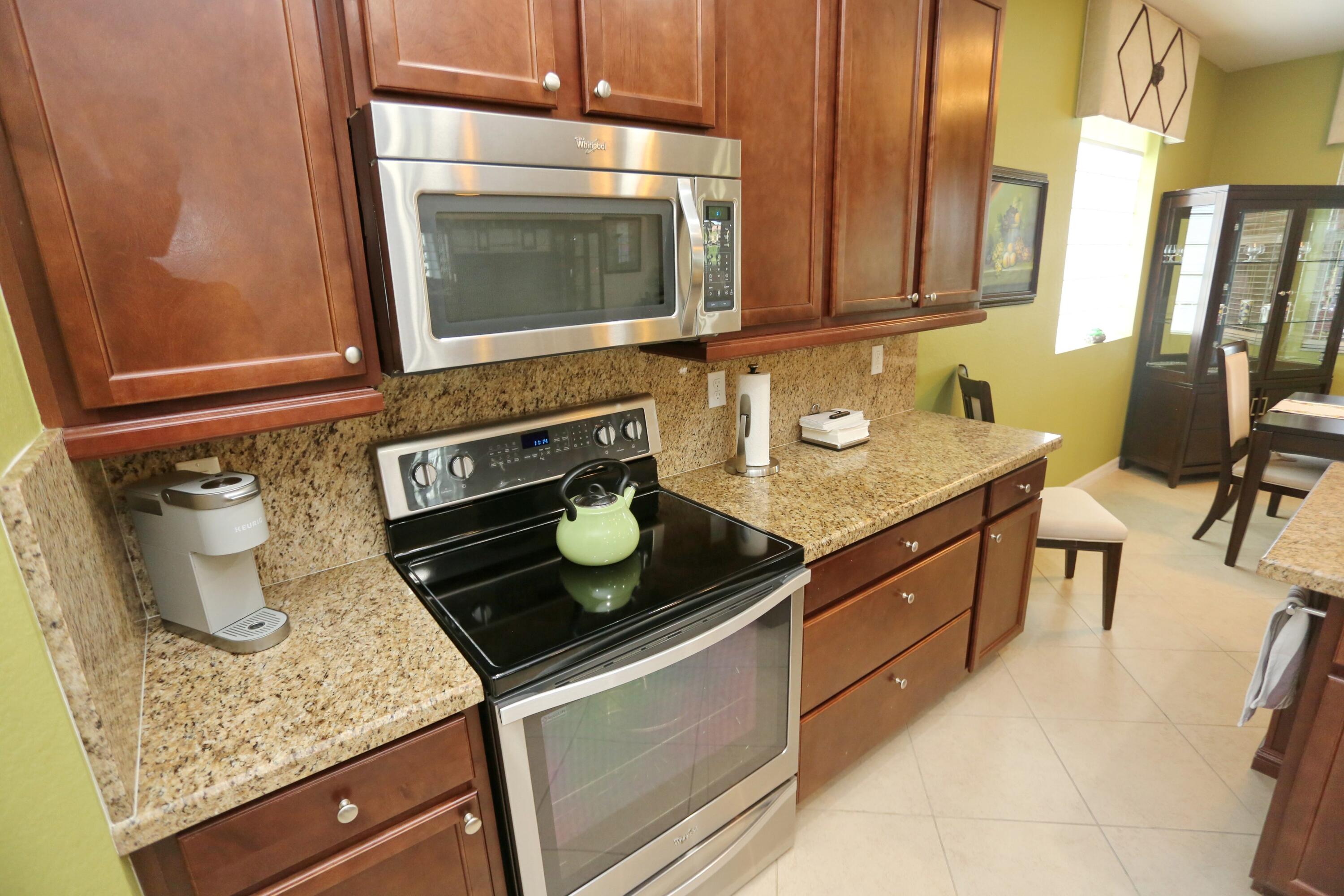 VISTA LAGO - Residential