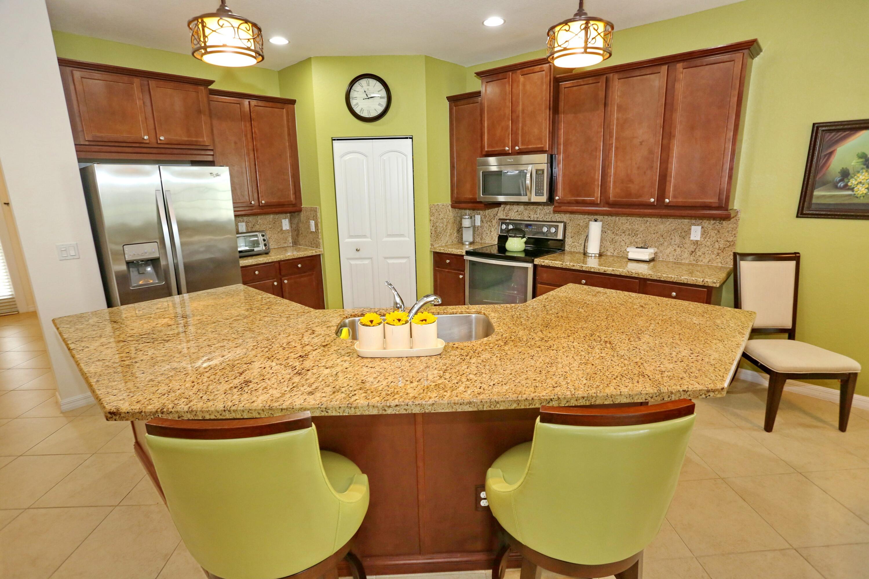 VISTA LAGO - Residential