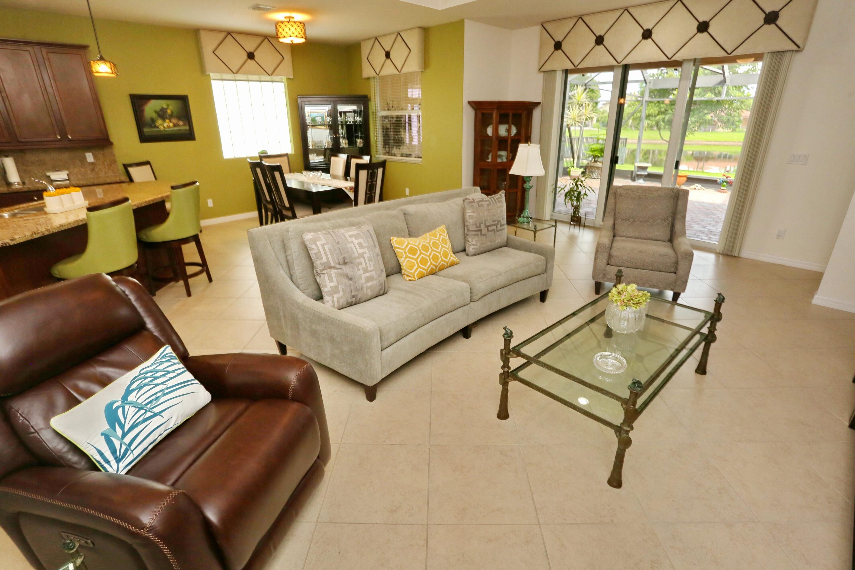 VISTA LAGO - Residential
