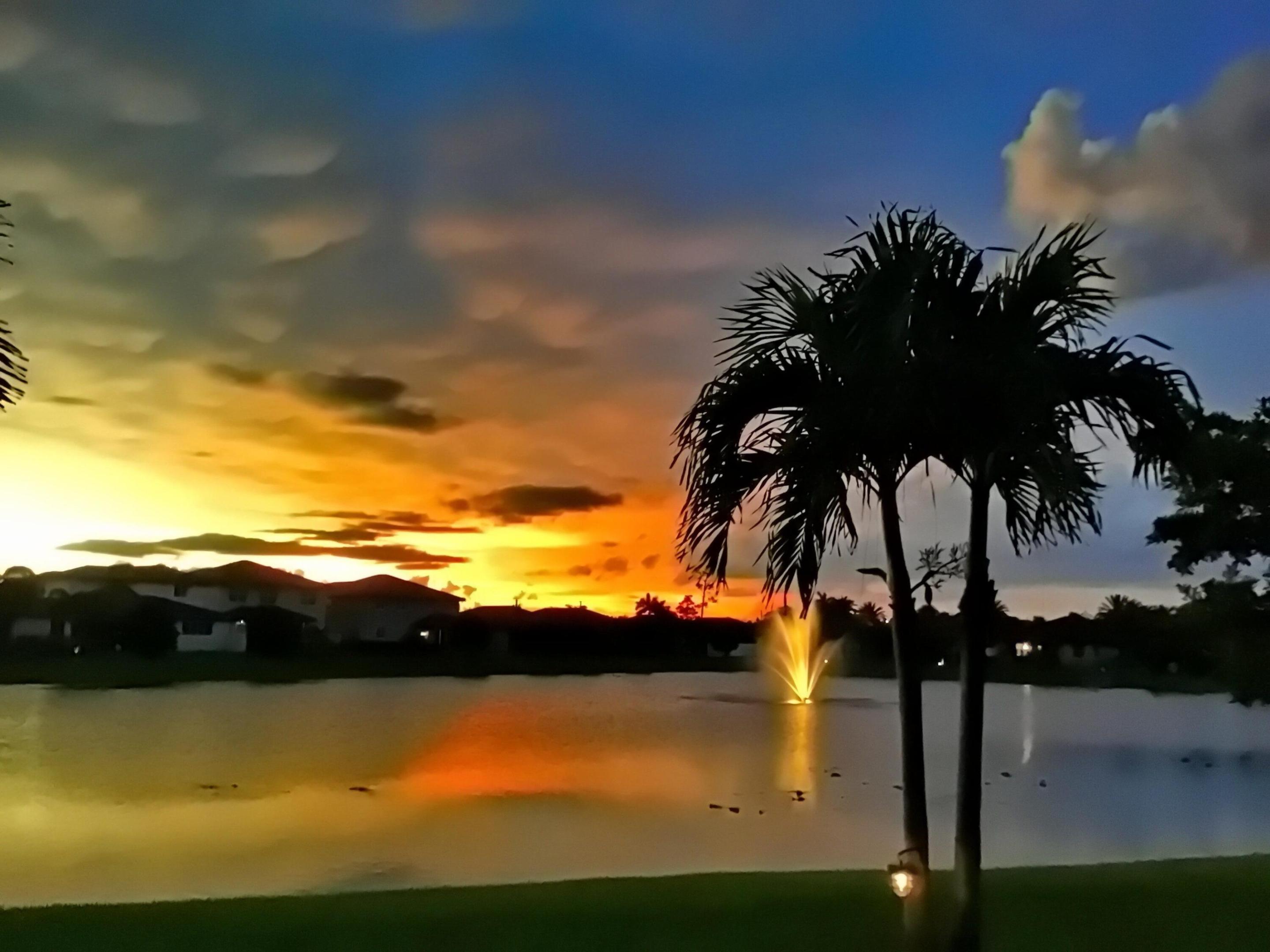 VISTA LAGO - Residential