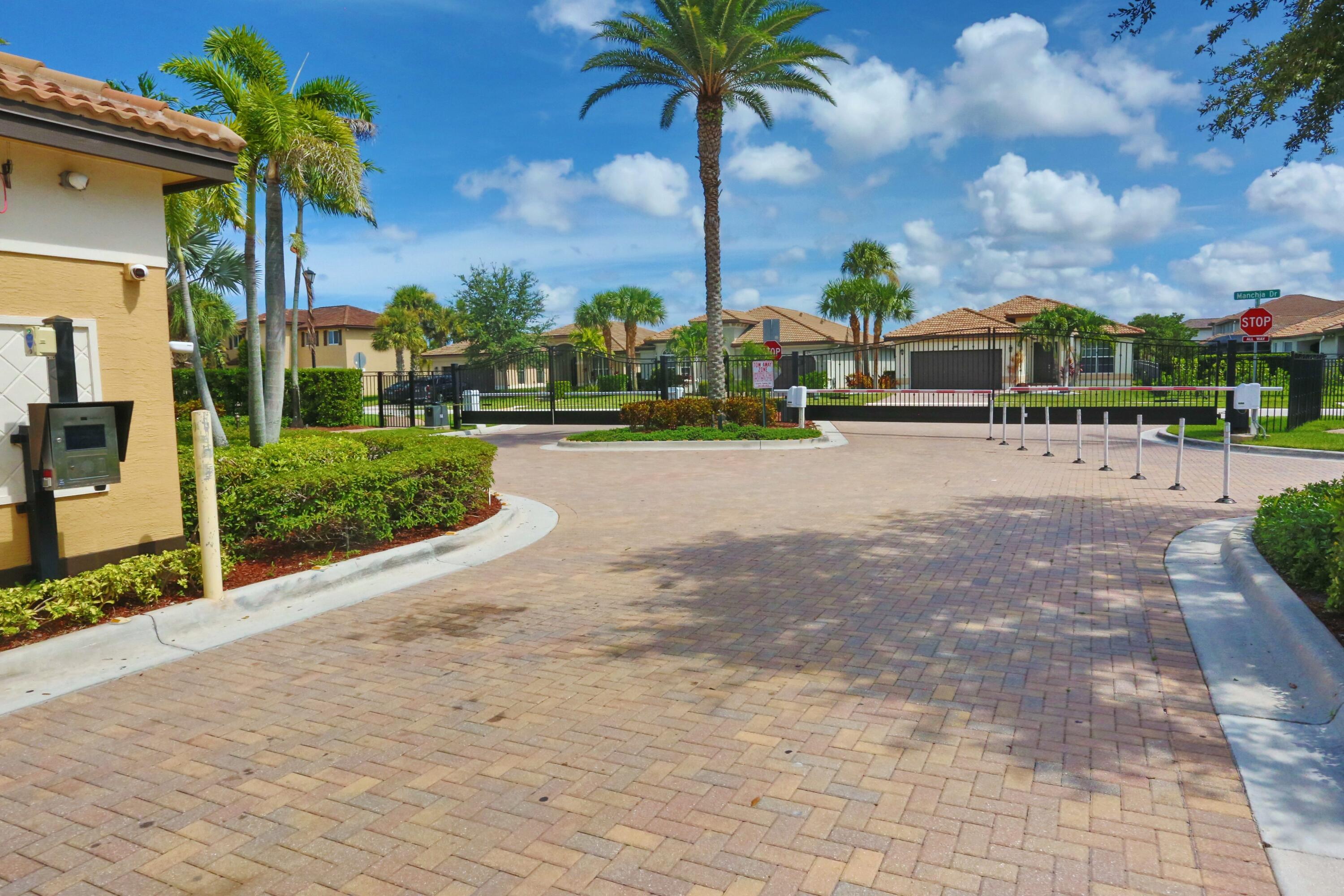 VISTA LAGO - Residential