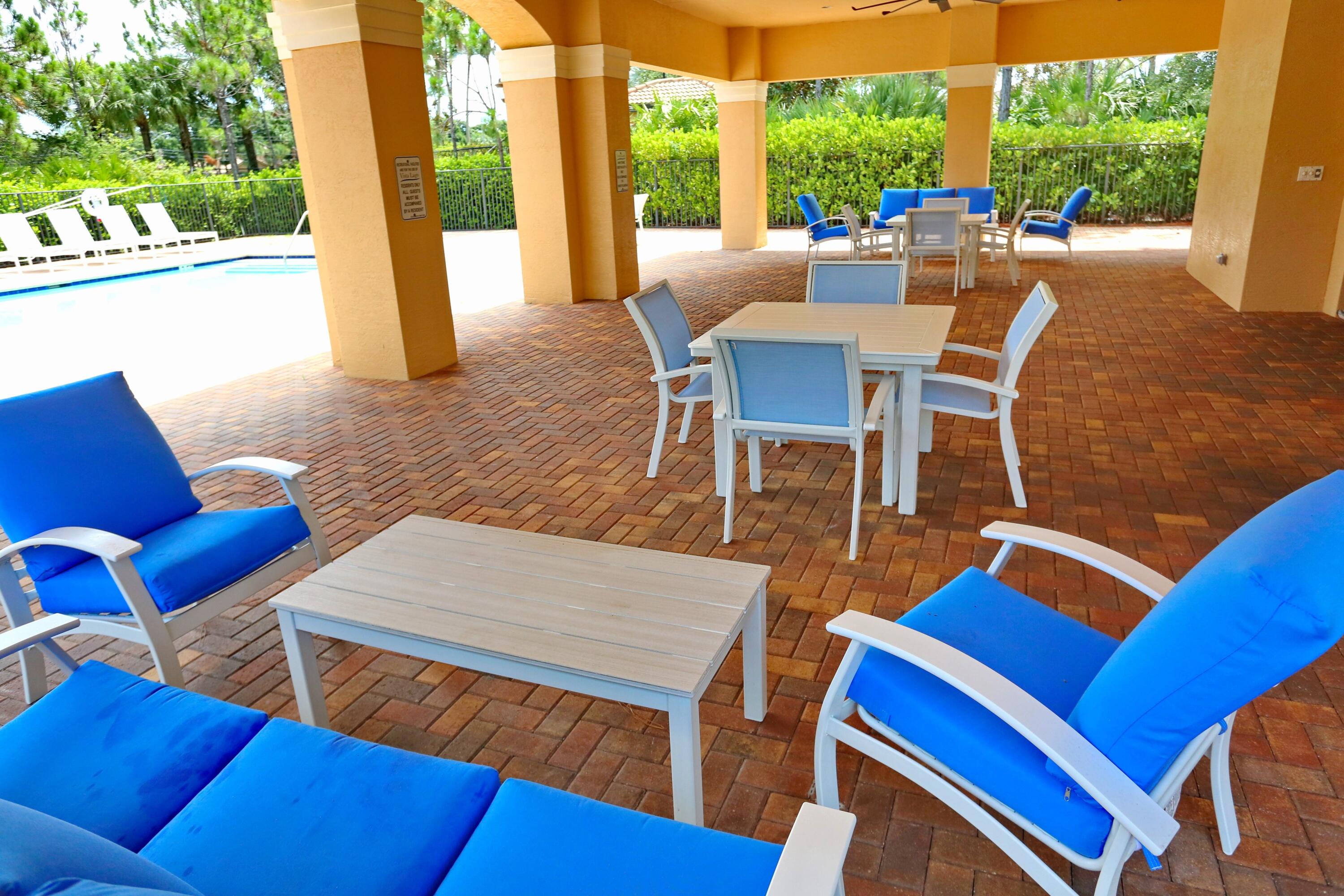 VISTA LAGO - Residential