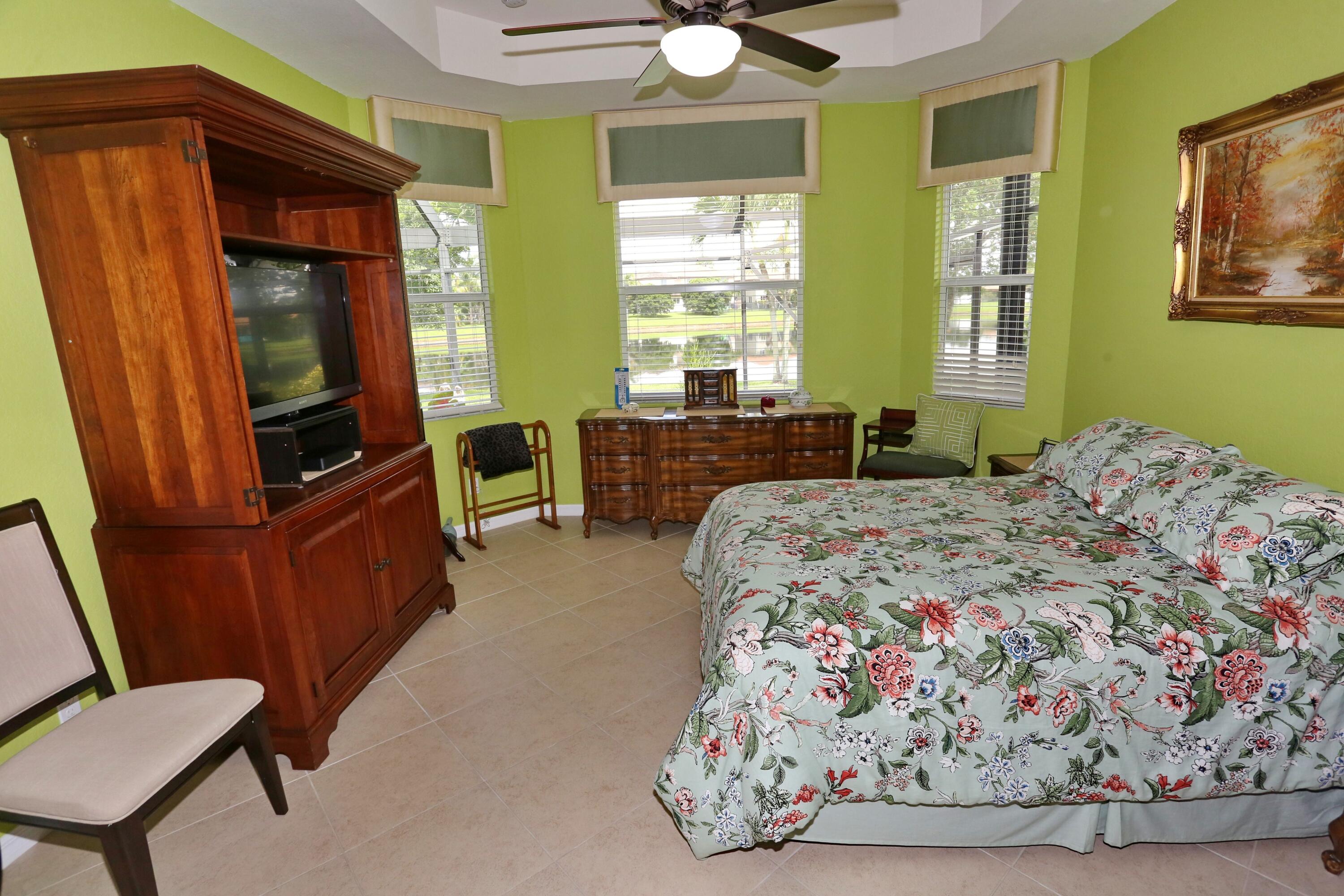 VISTA LAGO - Residential