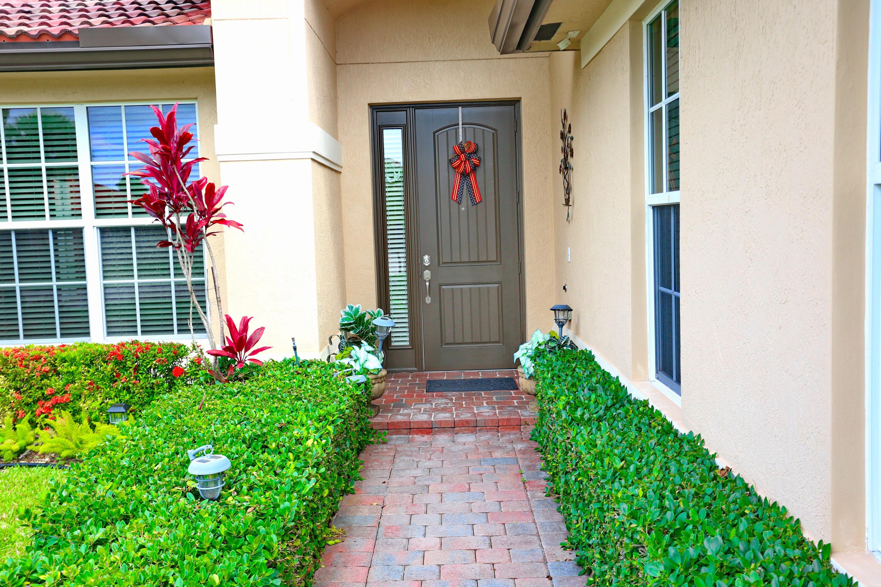 VISTA LAGO - Residential