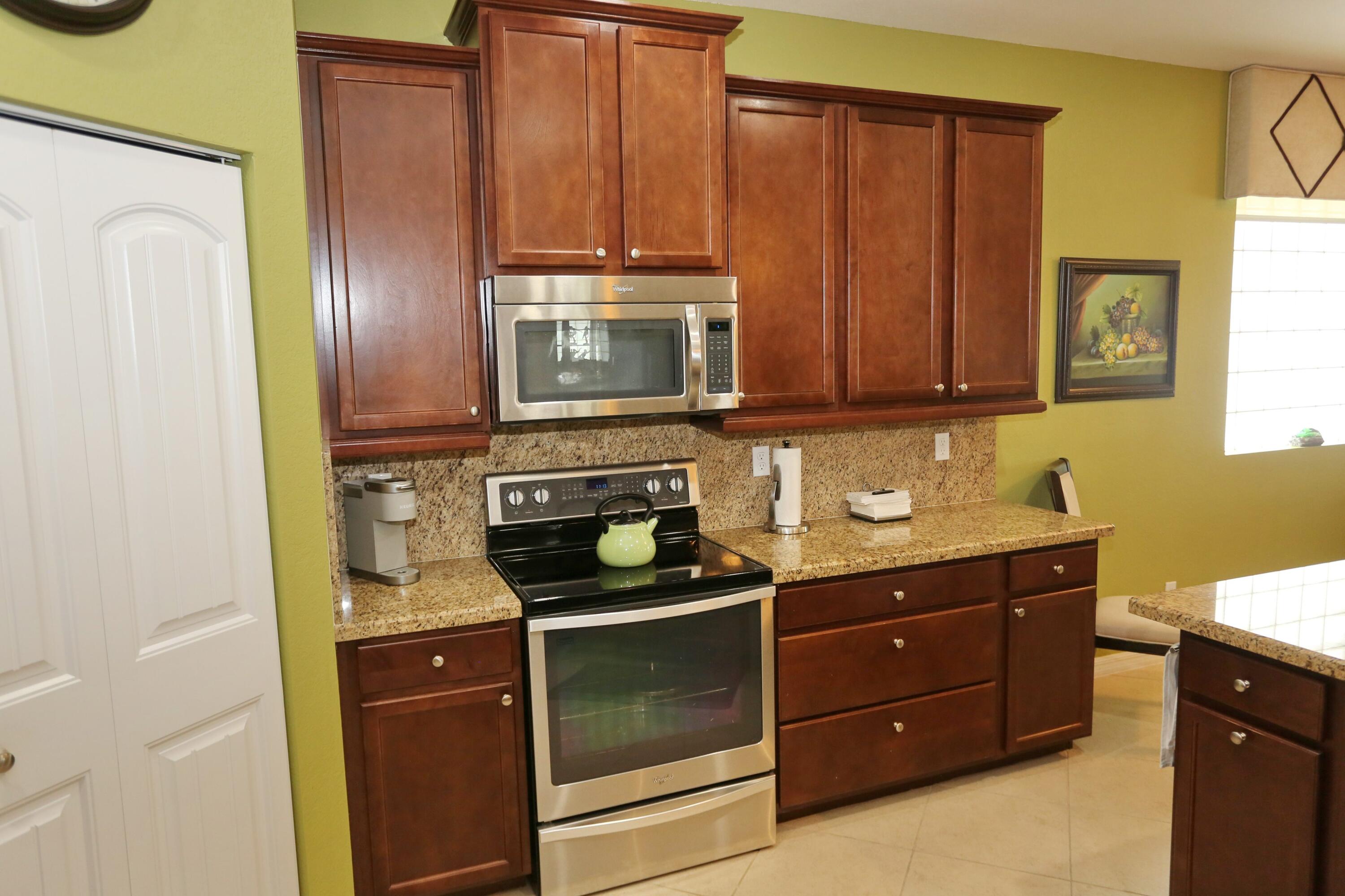 VISTA LAGO - Residential