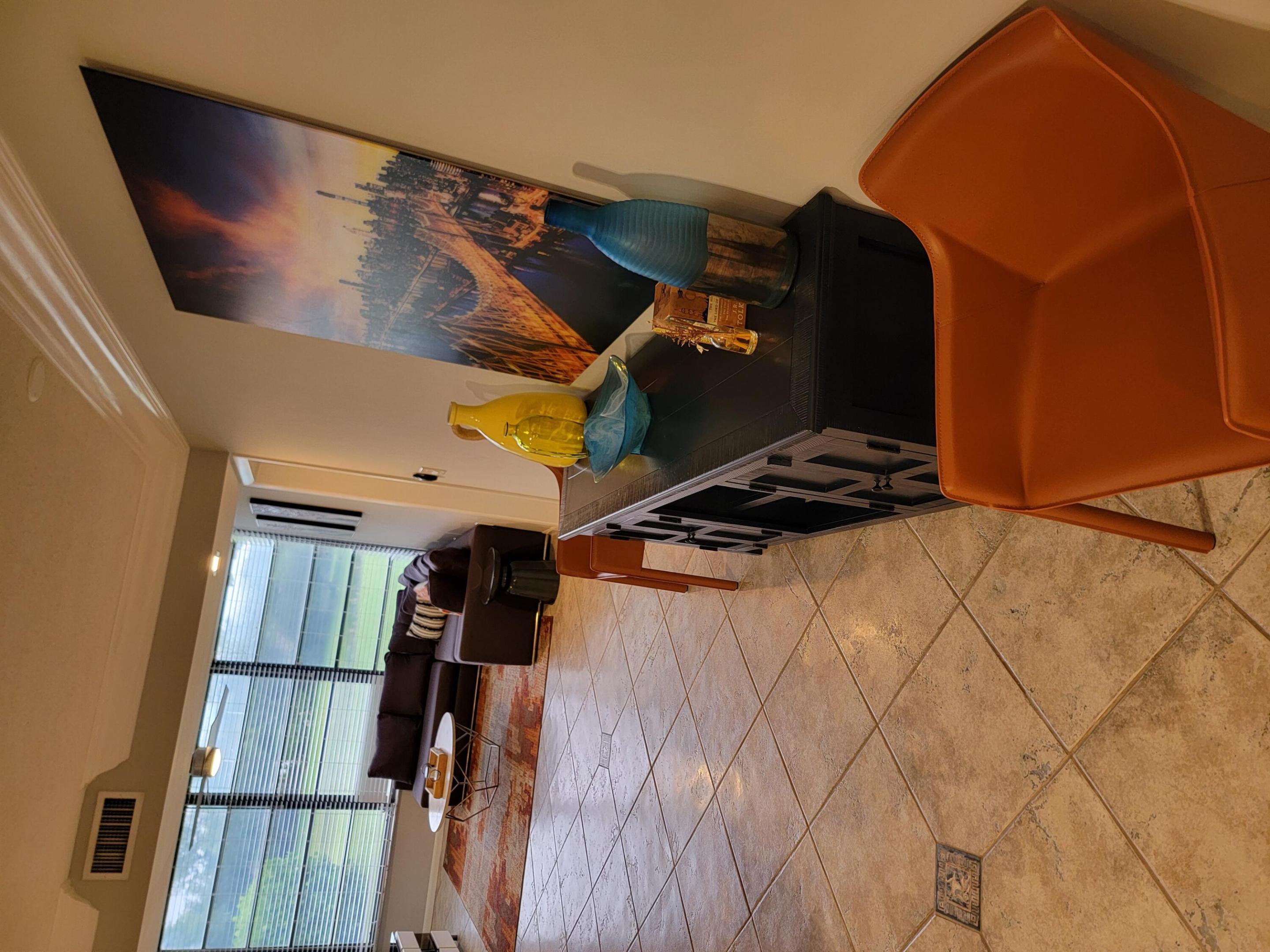 WHITEHALL CONDO OF THE LANDS OF THE PRESIDENT - Residential Lease