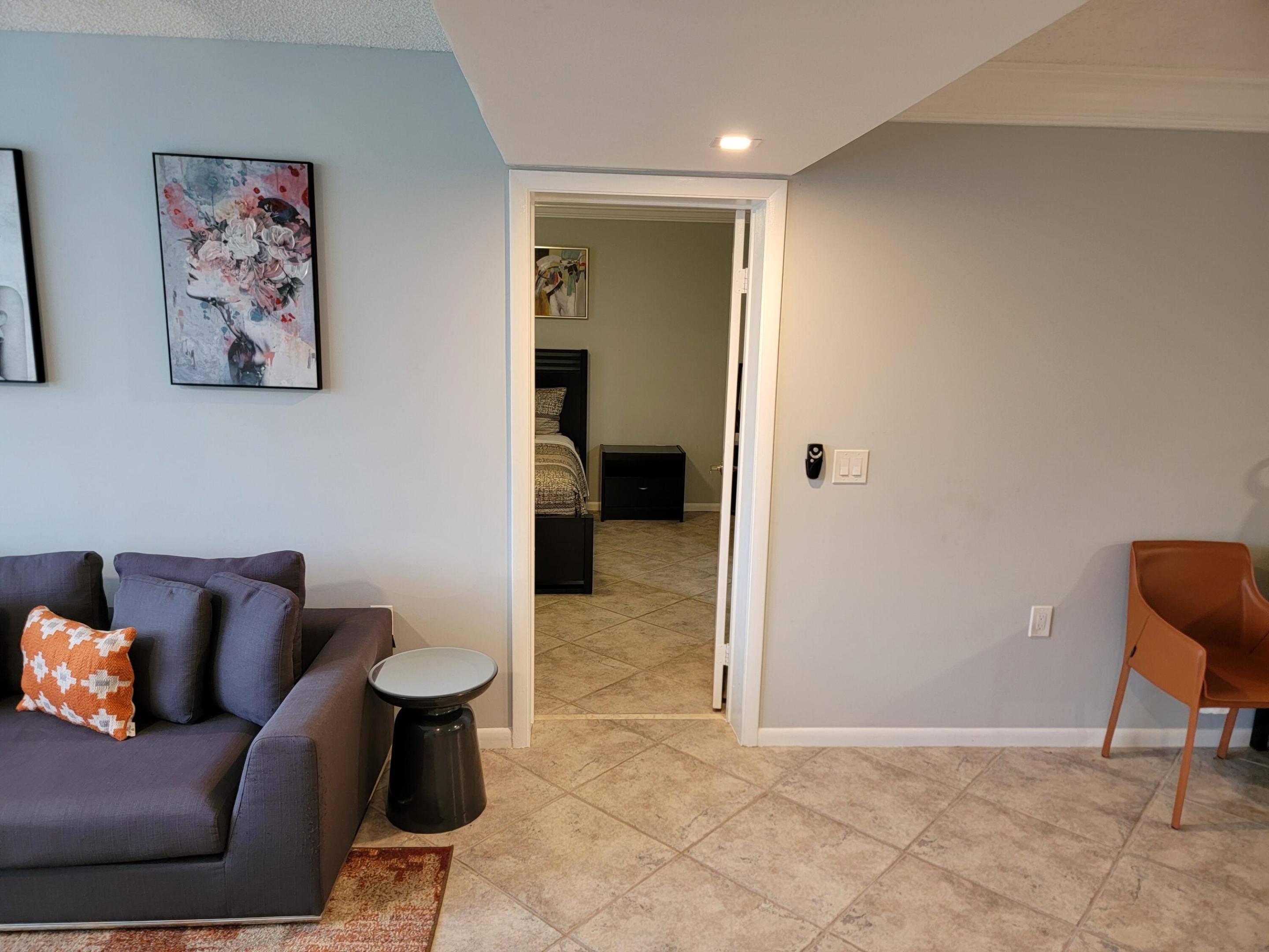 WHITEHALL CONDO OF THE LANDS OF THE PRESIDENT - Residential Lease
