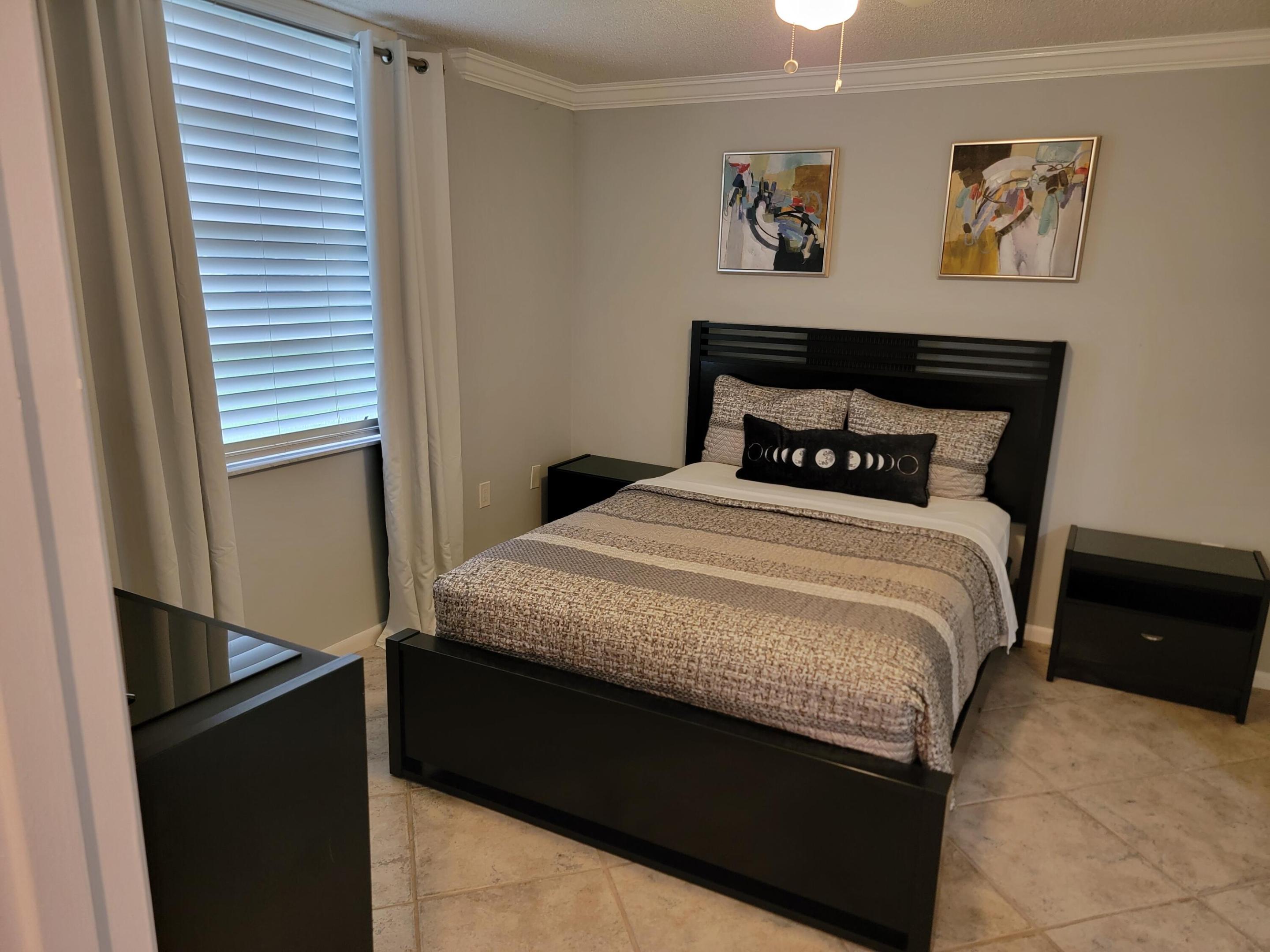WHITEHALL CONDO OF THE LANDS OF THE PRESIDENT - Residential Lease