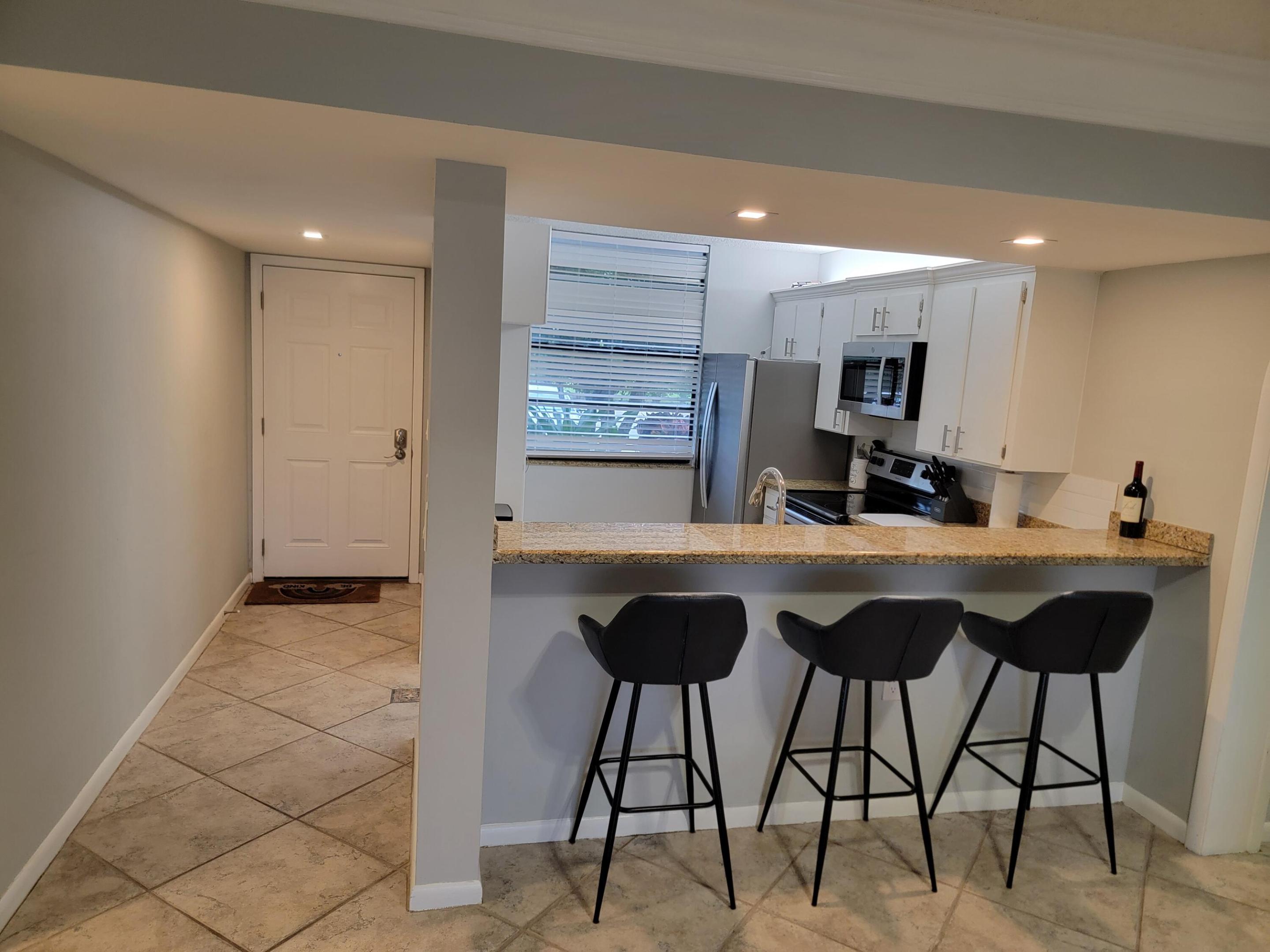 WHITEHALL CONDO OF THE LANDS OF THE PRESIDENT - Residential Lease