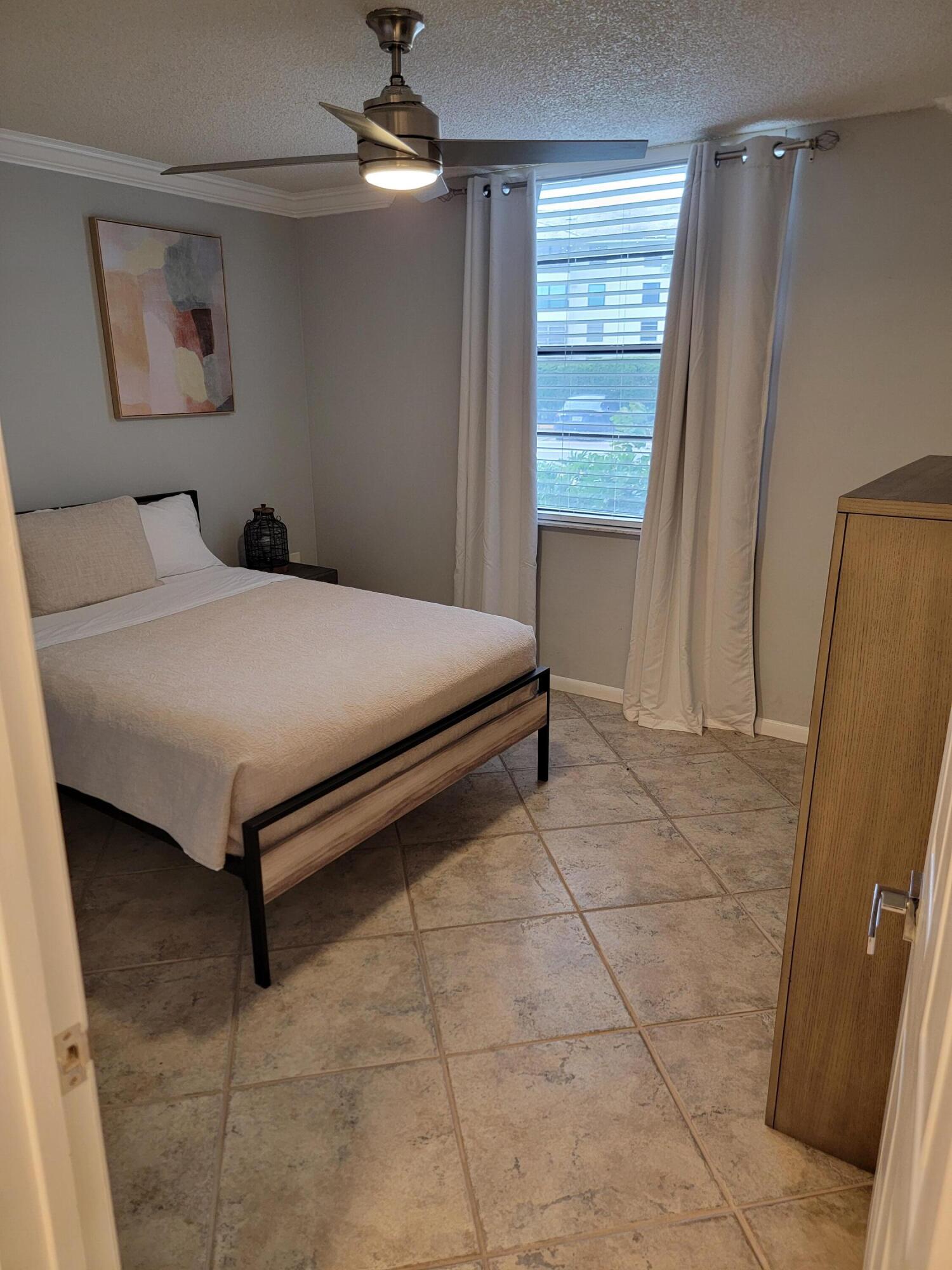 WHITEHALL CONDO OF THE LANDS OF THE PRESIDENT - Residential Lease