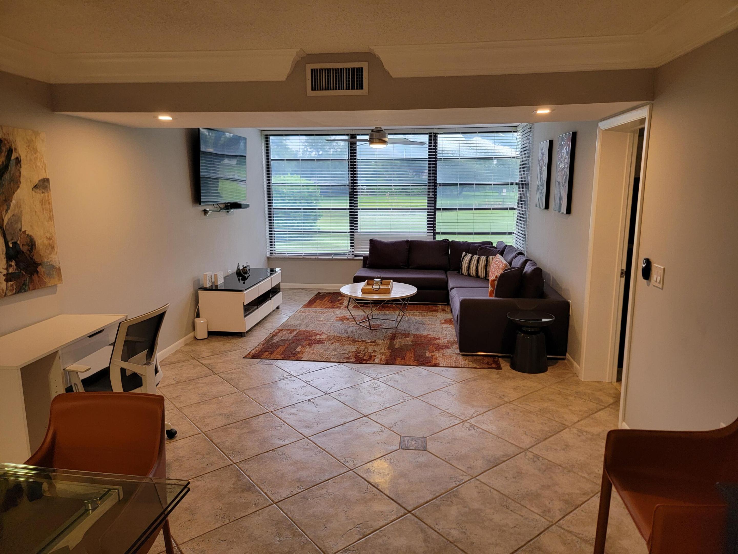 WHITEHALL CONDO OF THE LANDS OF THE PRESIDENT - Residential Lease