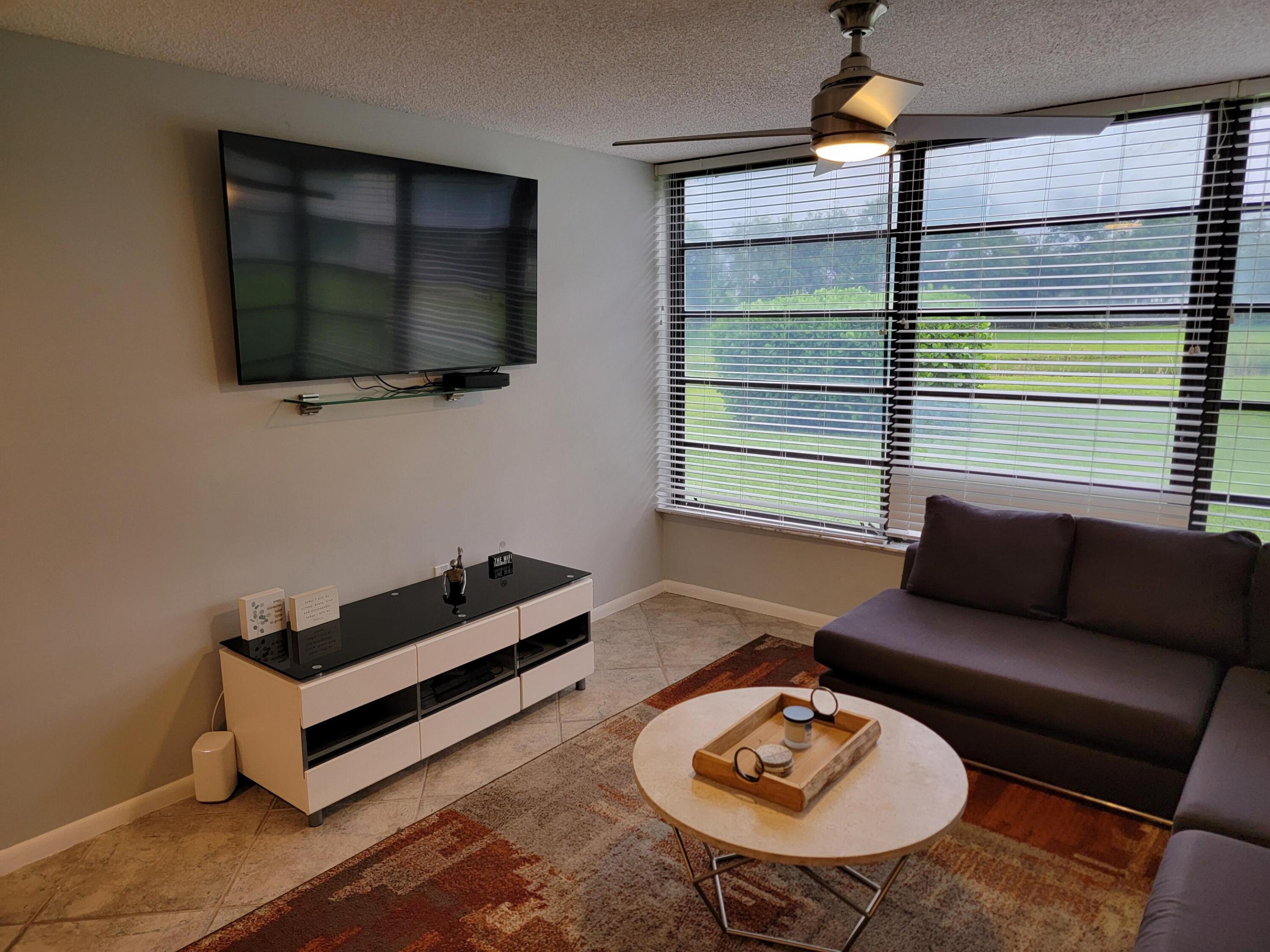 WHITEHALL CONDO OF THE LANDS OF THE PRESIDENT - Residential Lease