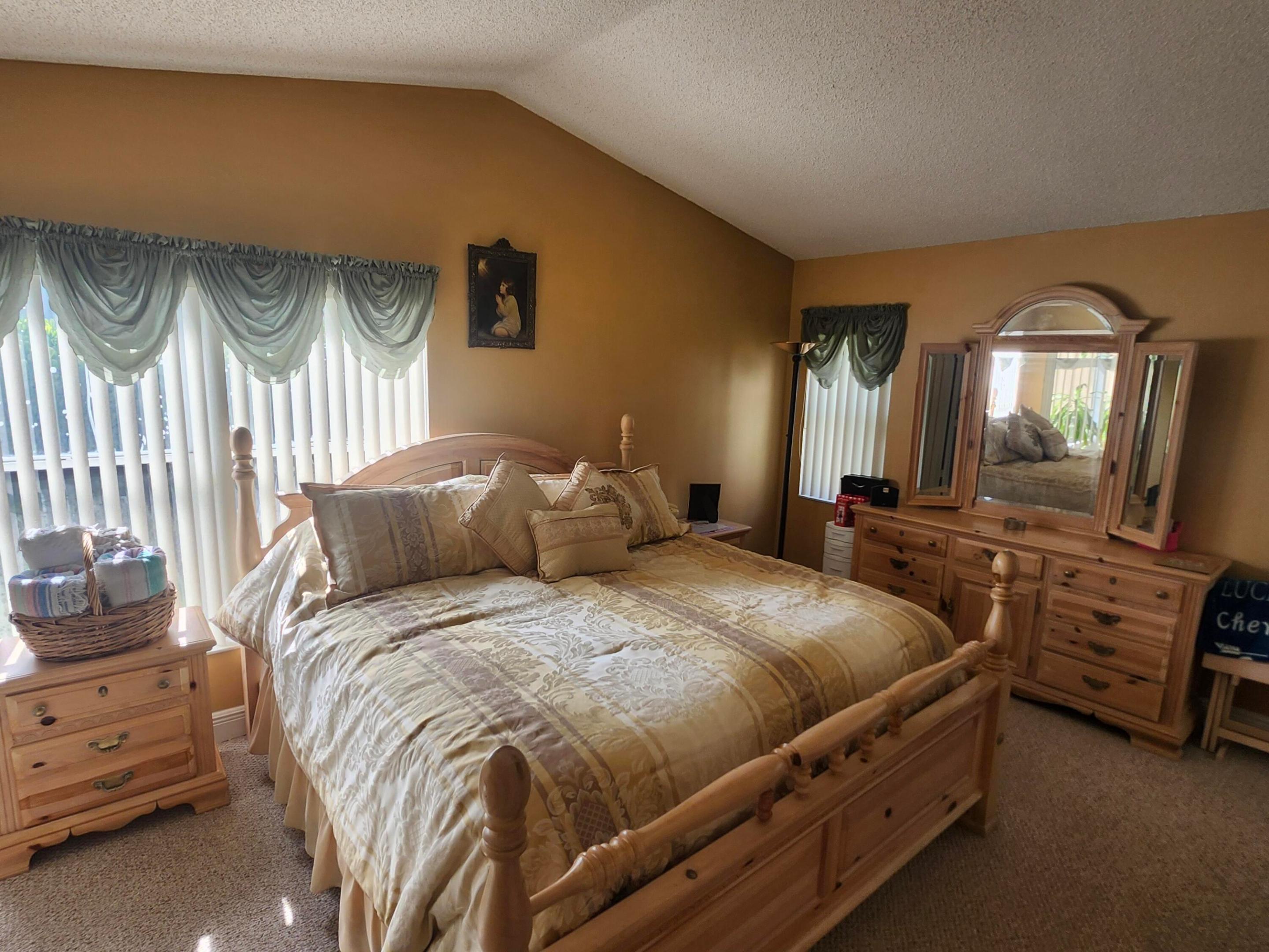 CHAPEL OAKS - Residential