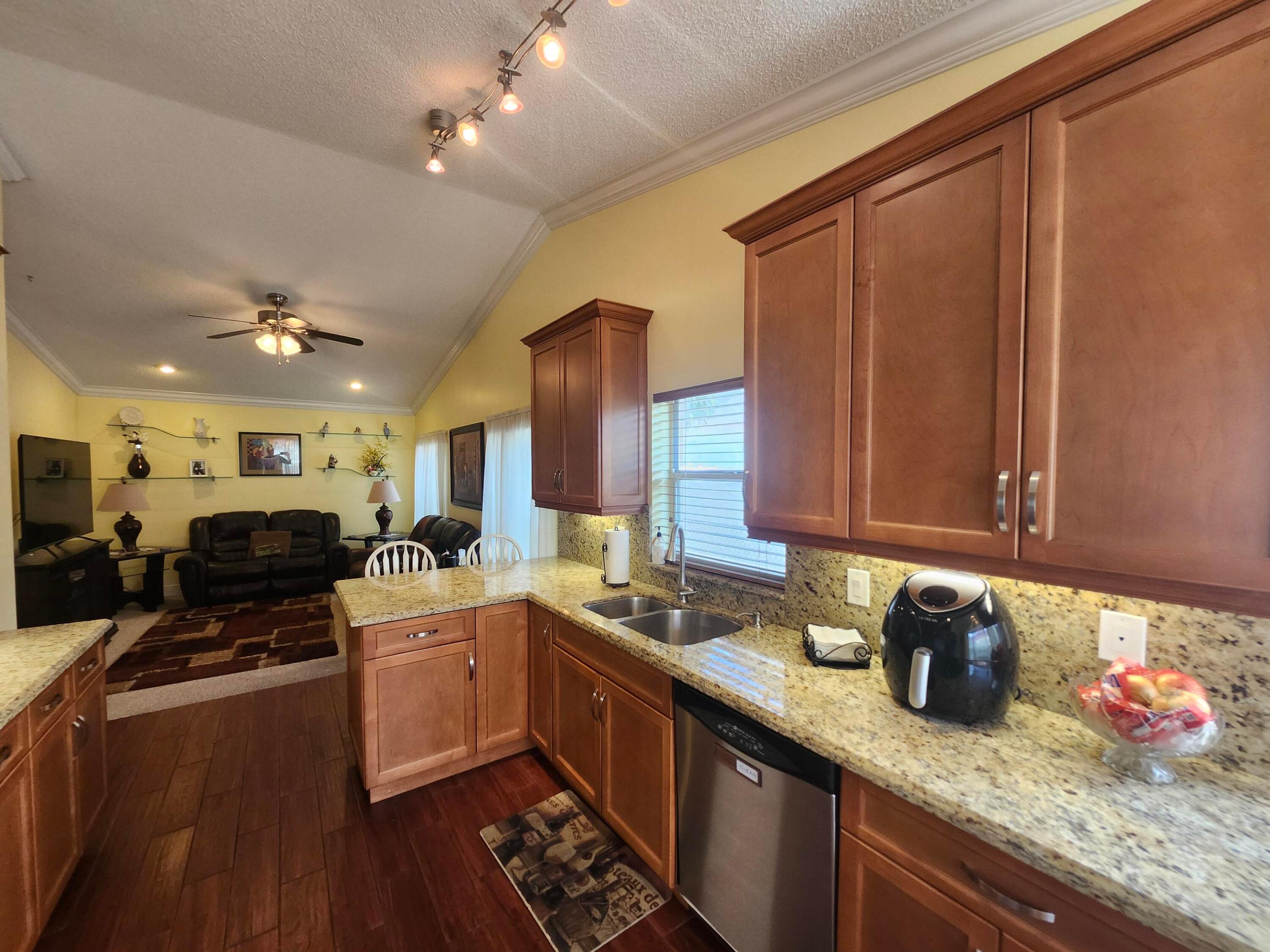 CHAPEL OAKS - Residential