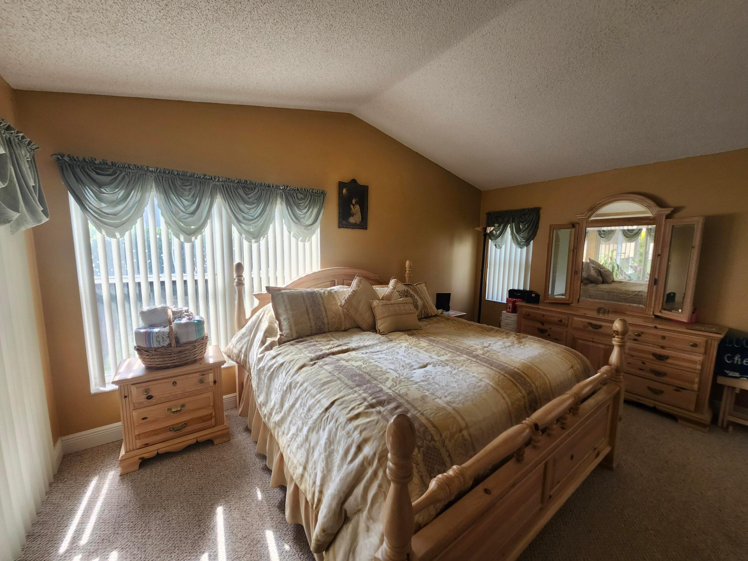 CHAPEL OAKS - Residential