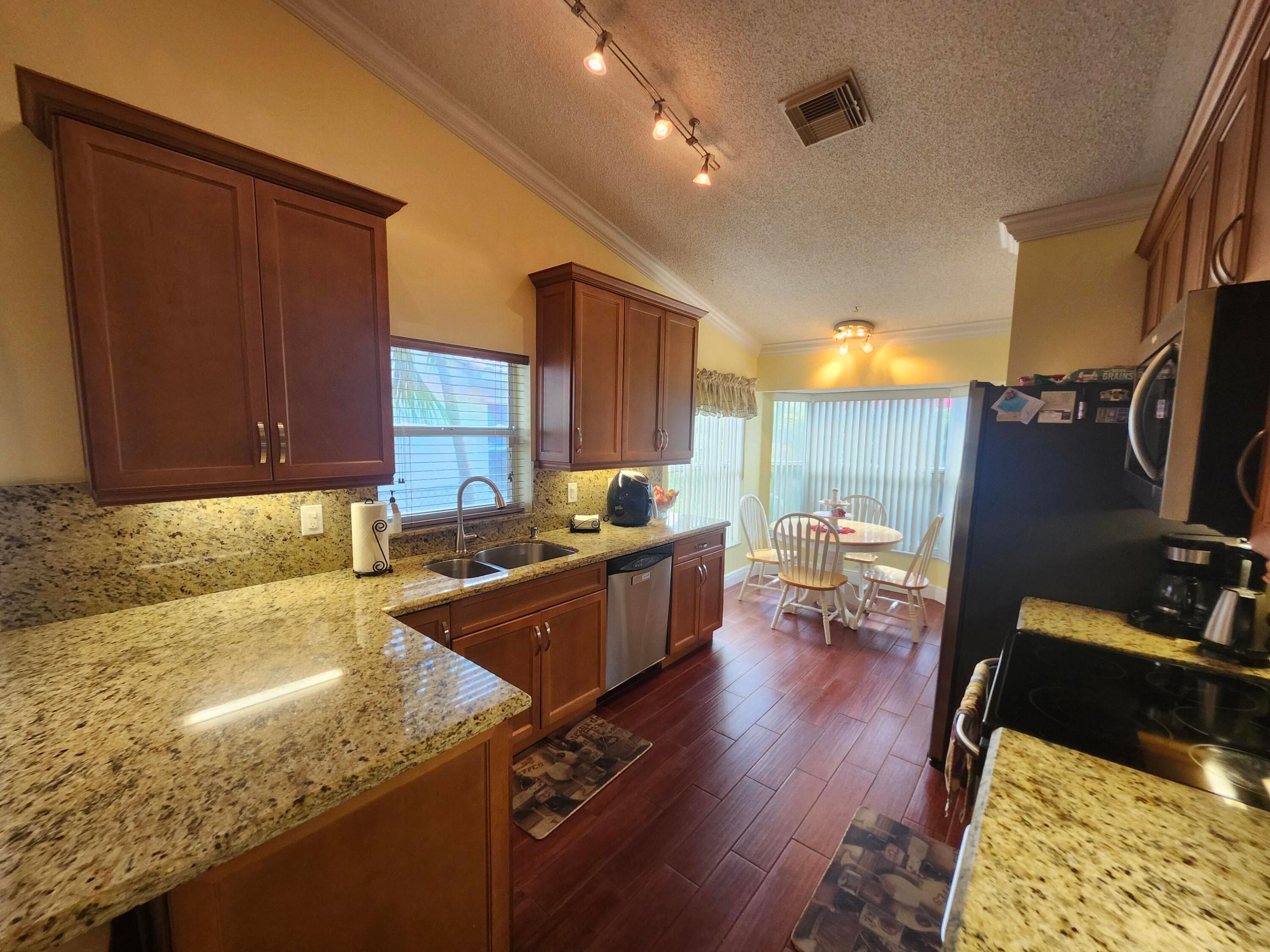 CHAPEL OAKS - Residential