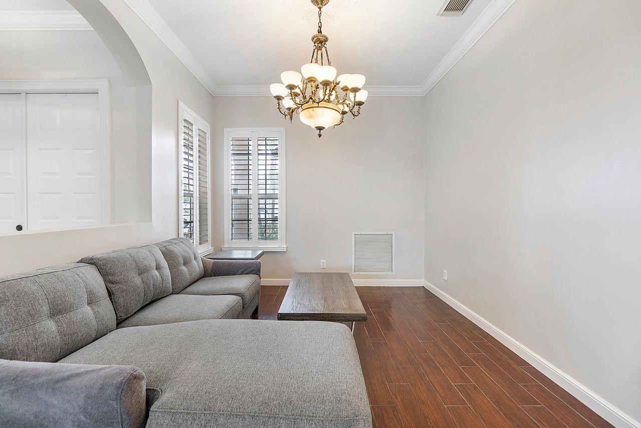 Kensington North 151-25 B - Residential