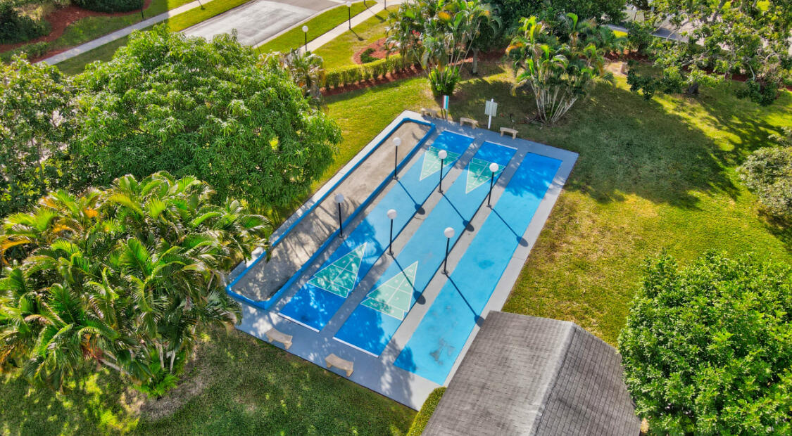 BARWOOD CONDO - Residential