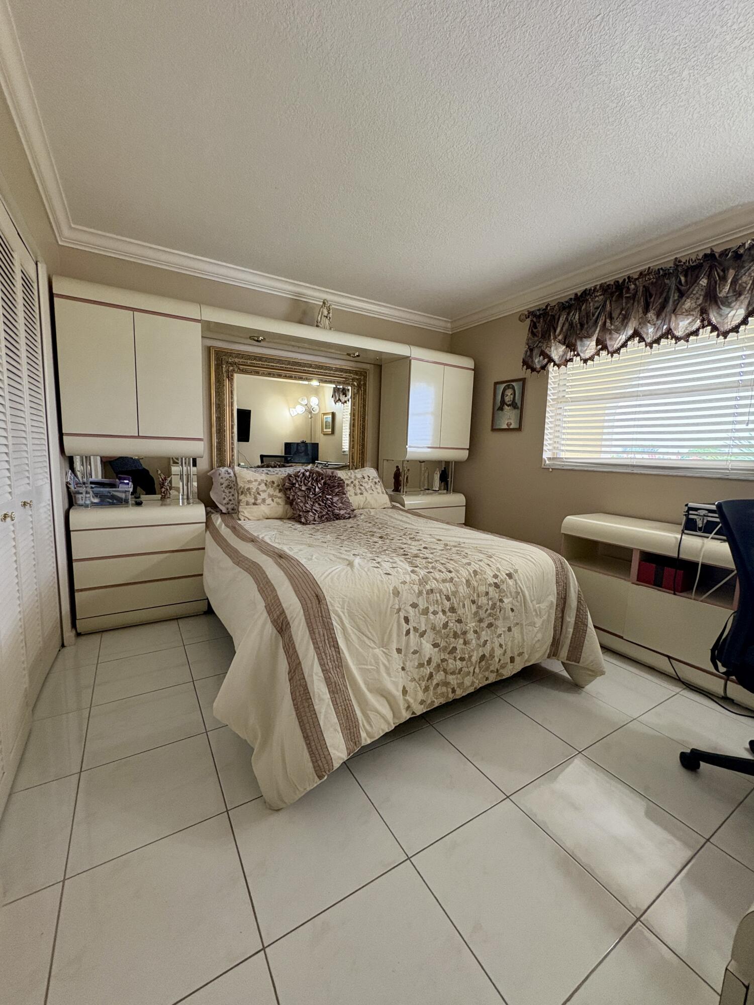 BARWOOD CONDO - Residential