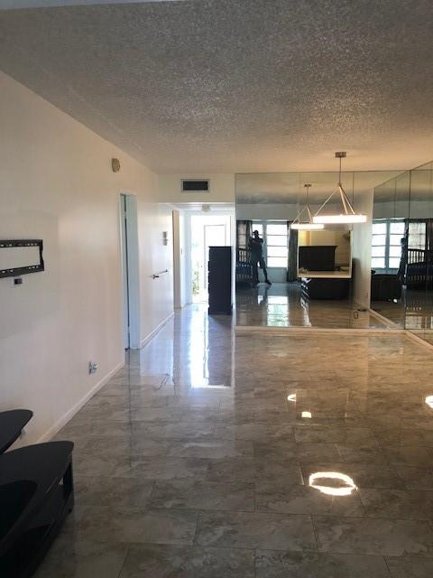 Oriole Golf and Tennis - Residential