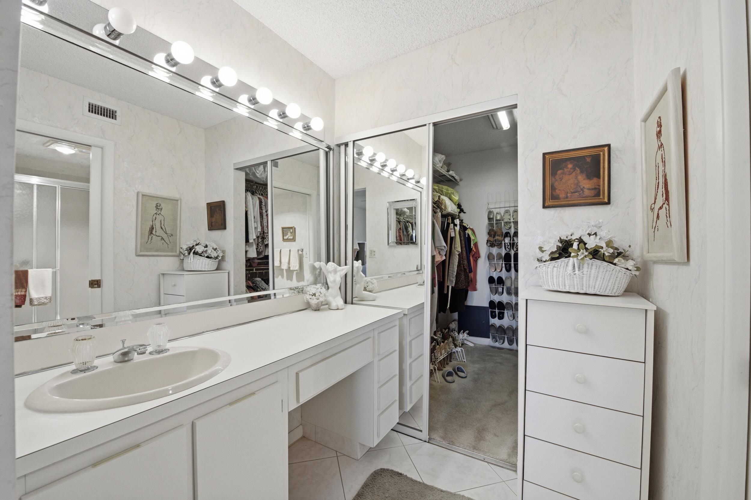 WATERSEDGE AT THE LAKES OF DELRAY CONDO C - Residential