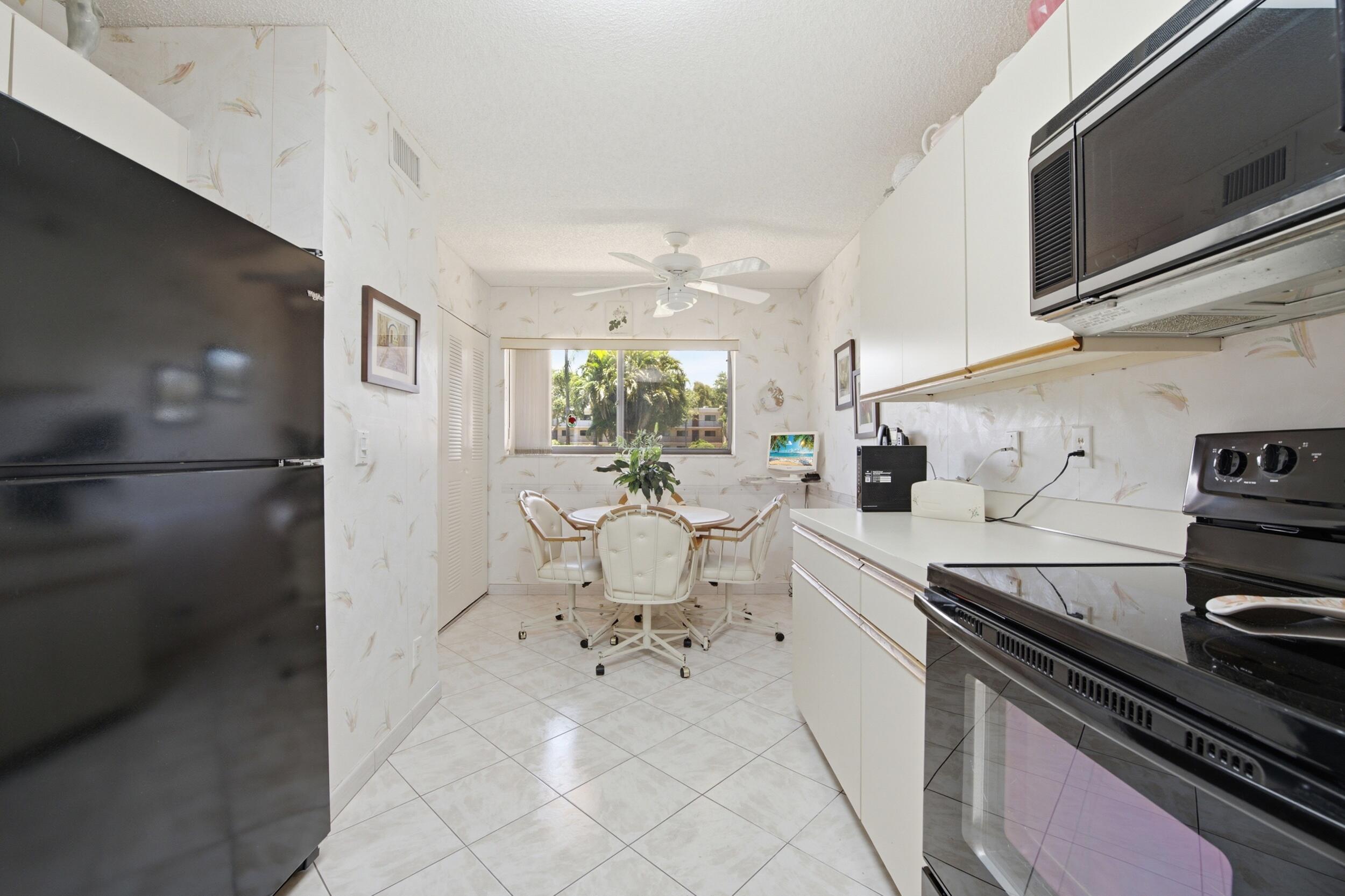 WATERSEDGE AT THE LAKES OF DELRAY CONDO C - Residential