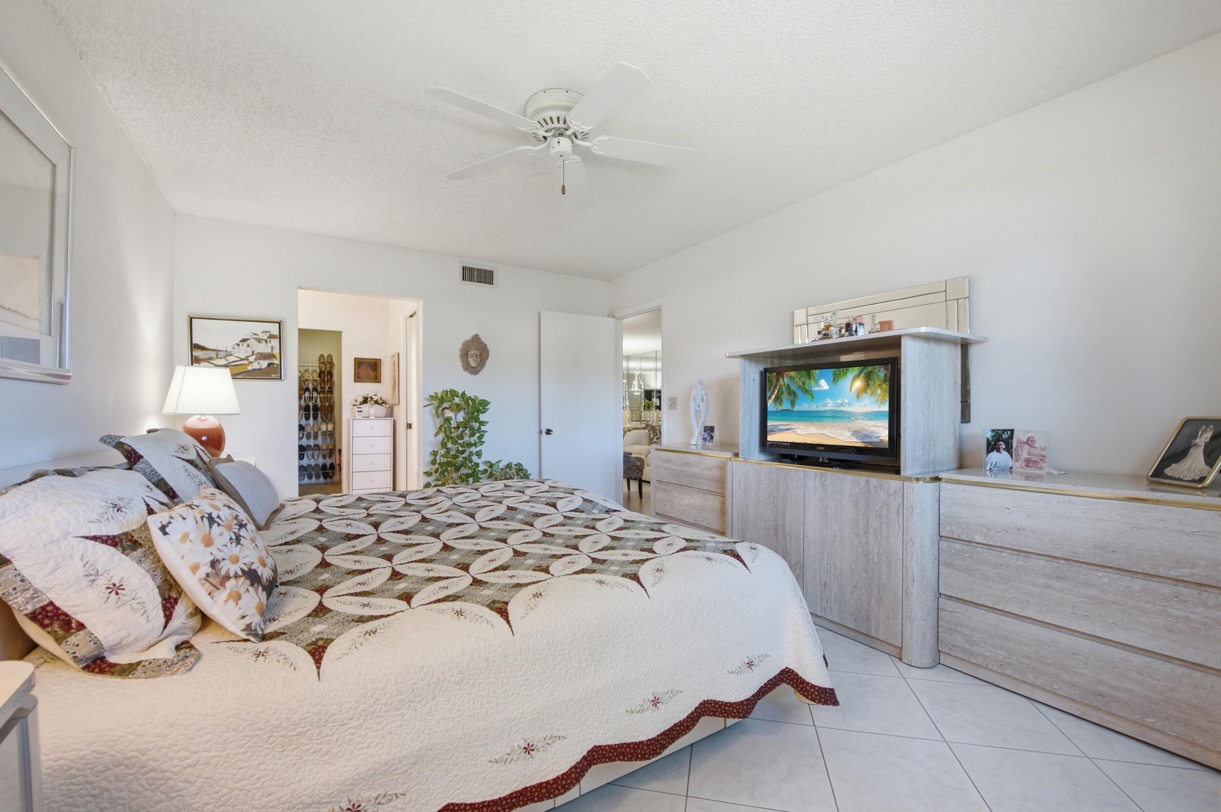 WATERSEDGE AT THE LAKES OF DELRAY CONDO C - Residential