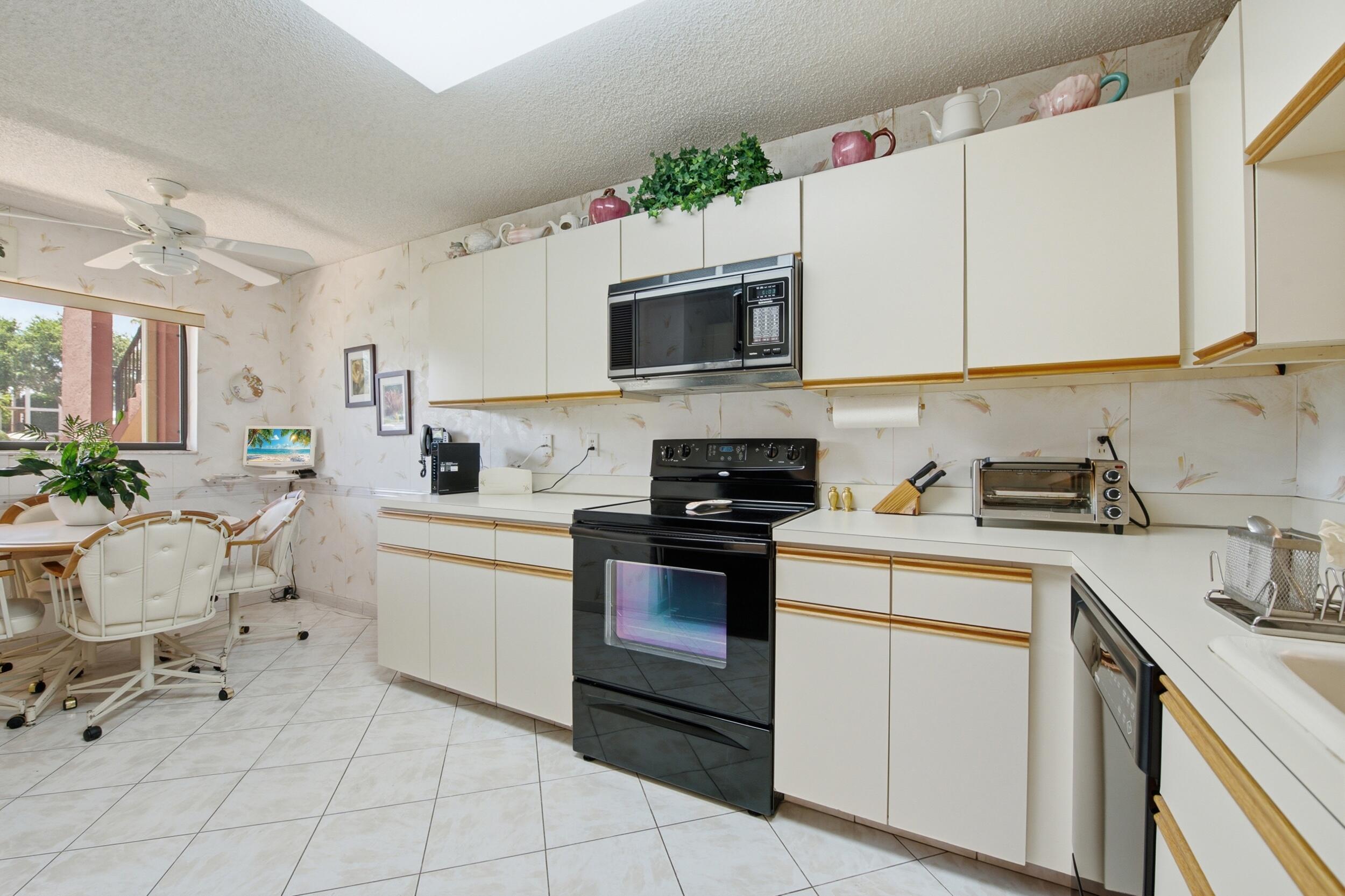 WATERSEDGE AT THE LAKES OF DELRAY CONDO C - Residential