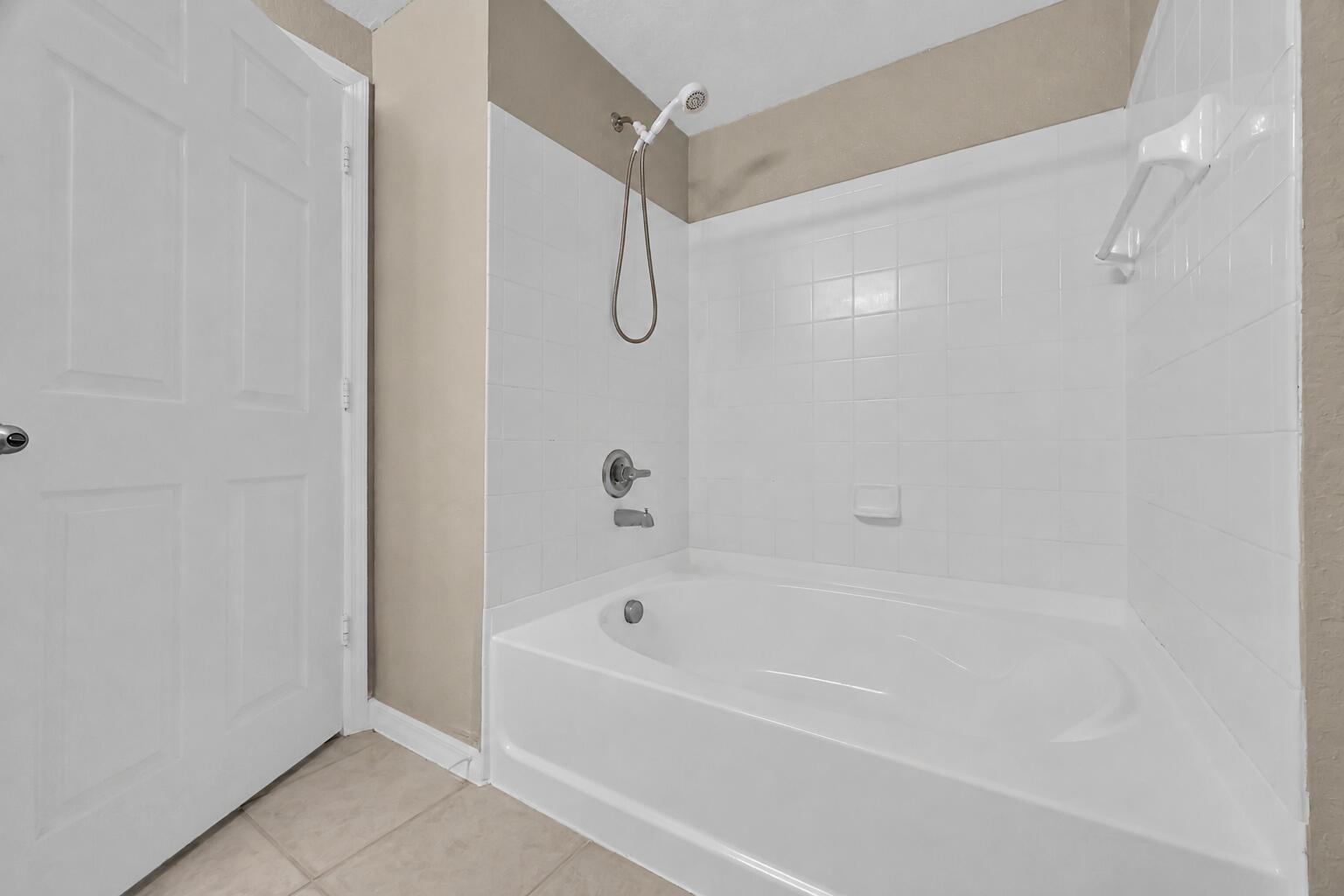 THE ESTATES AT STUART CONDO - Residential Lease