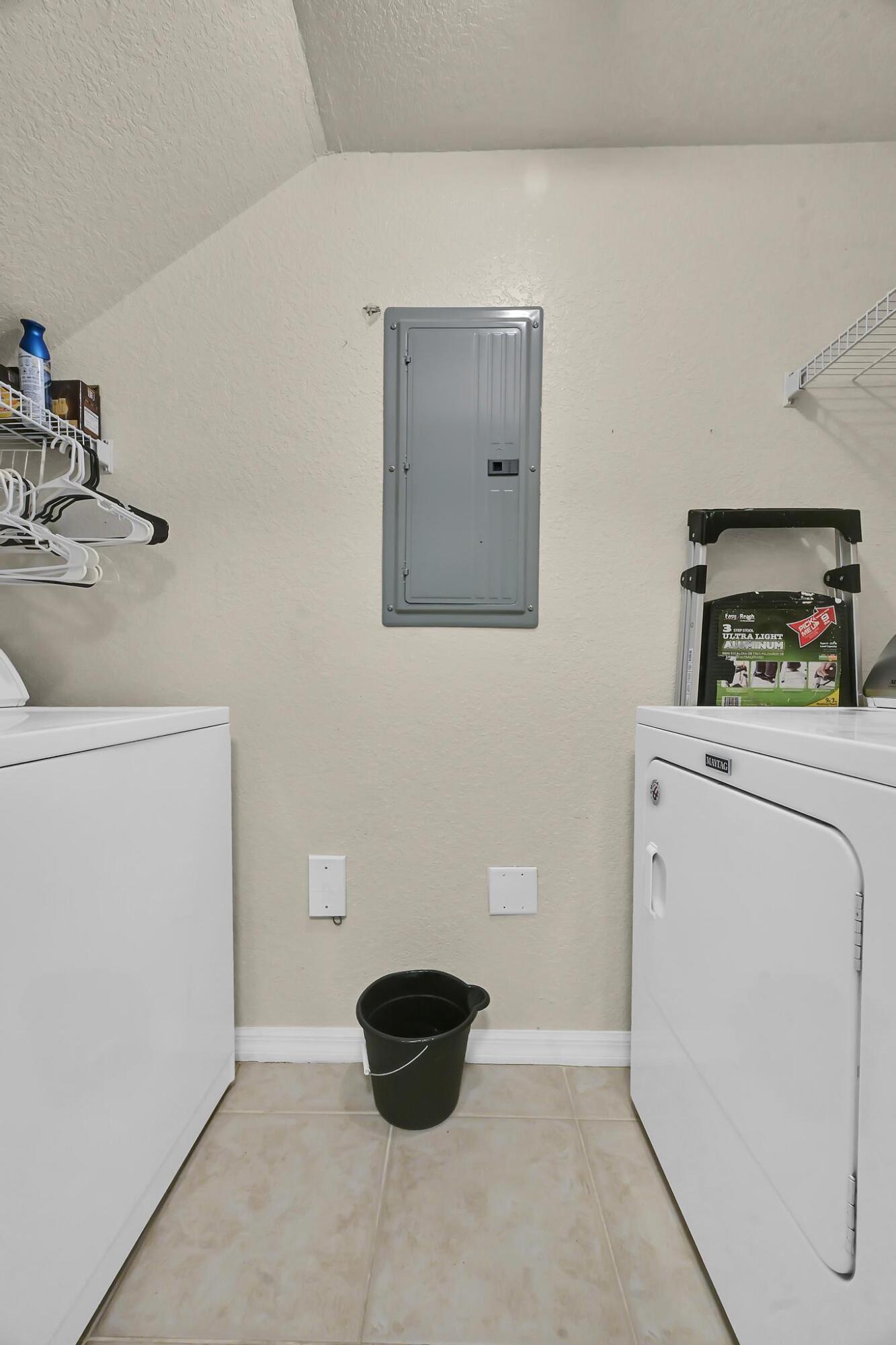 THE ESTATES AT STUART CONDO - Residential Lease