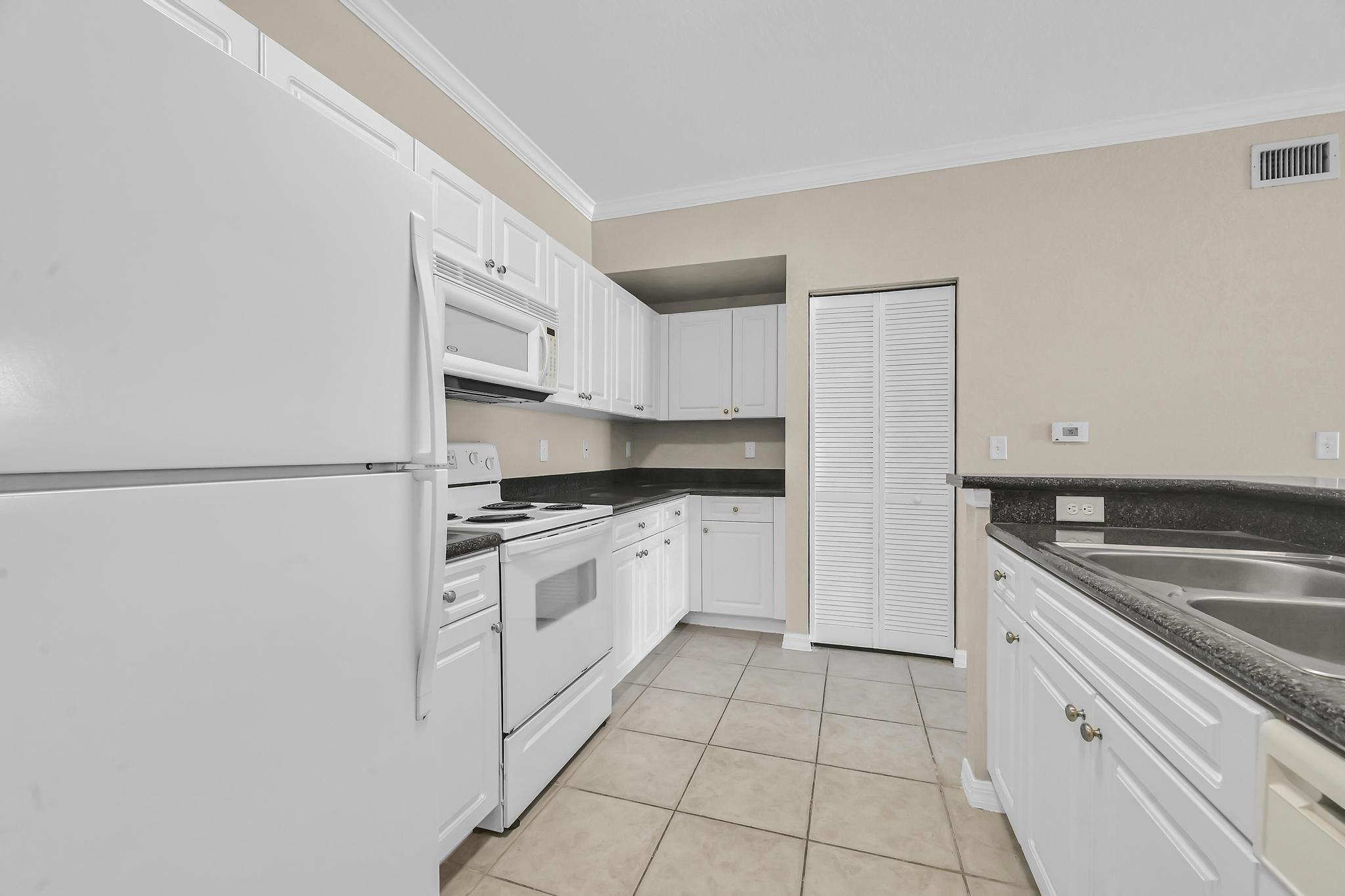 THE ESTATES AT STUART CONDO - Residential Lease