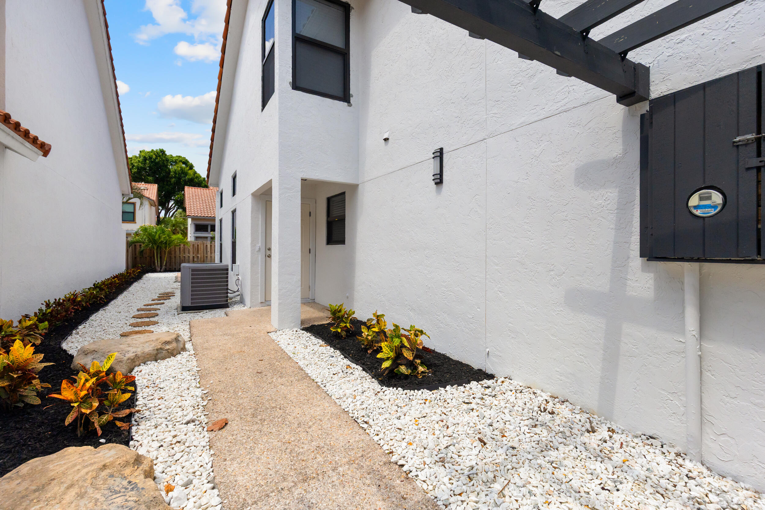 WIMBLEDON VILLAS OF VIA VERDE - Residential
