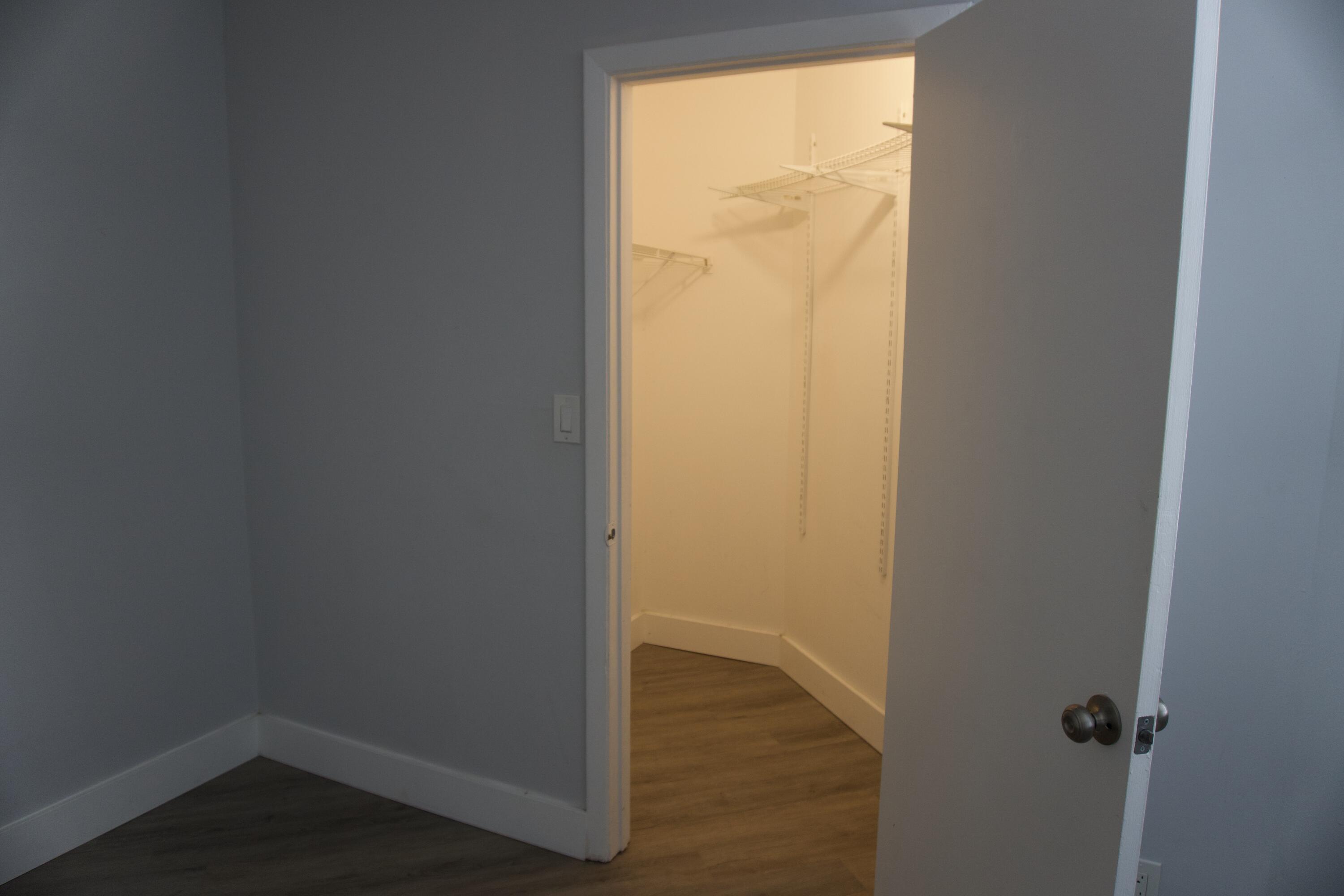 LAKE POINTE CONDOMINIUM NO - Residential Lease