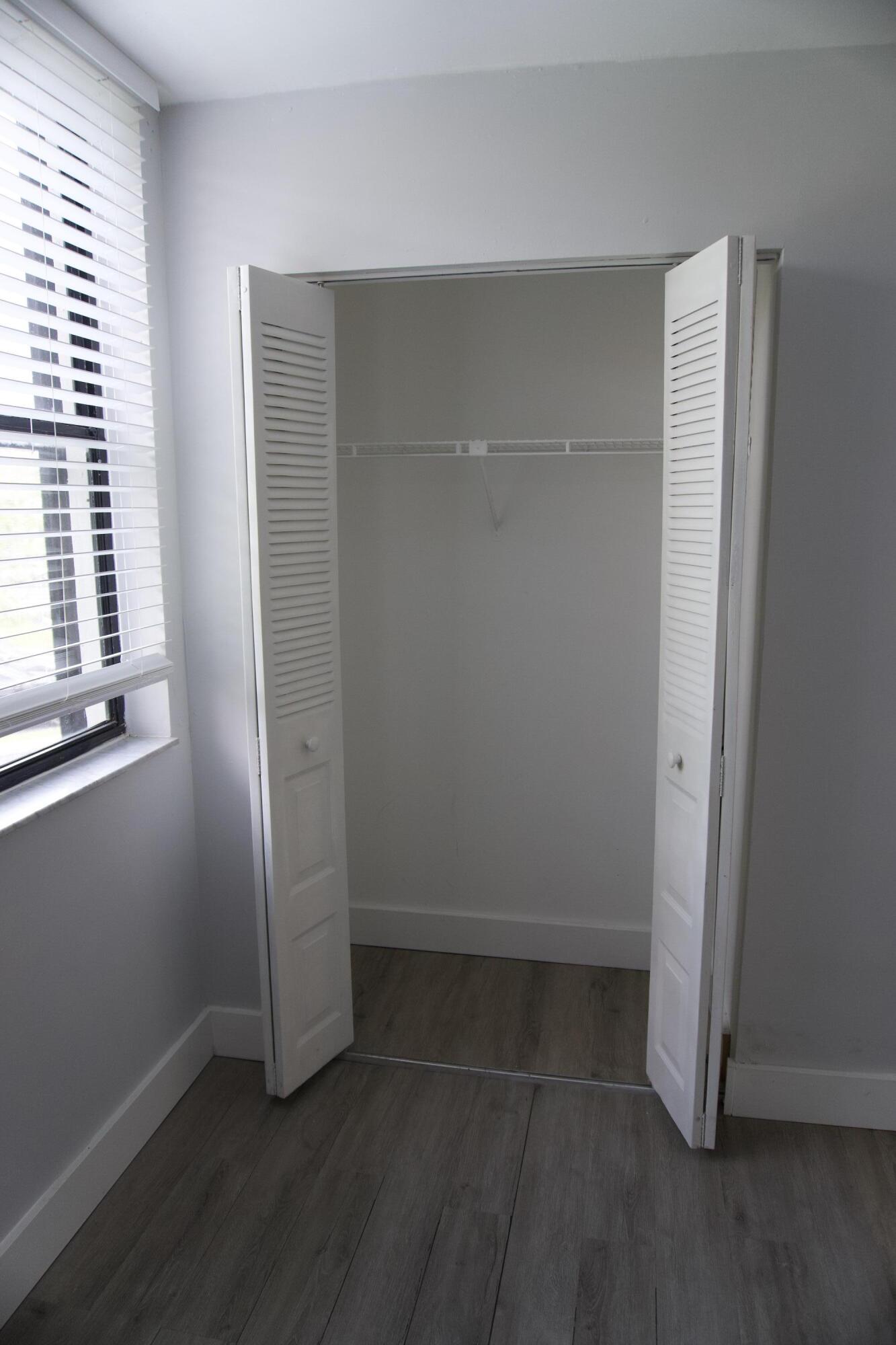 LAKE POINTE CONDOMINIUM NO - Residential Lease