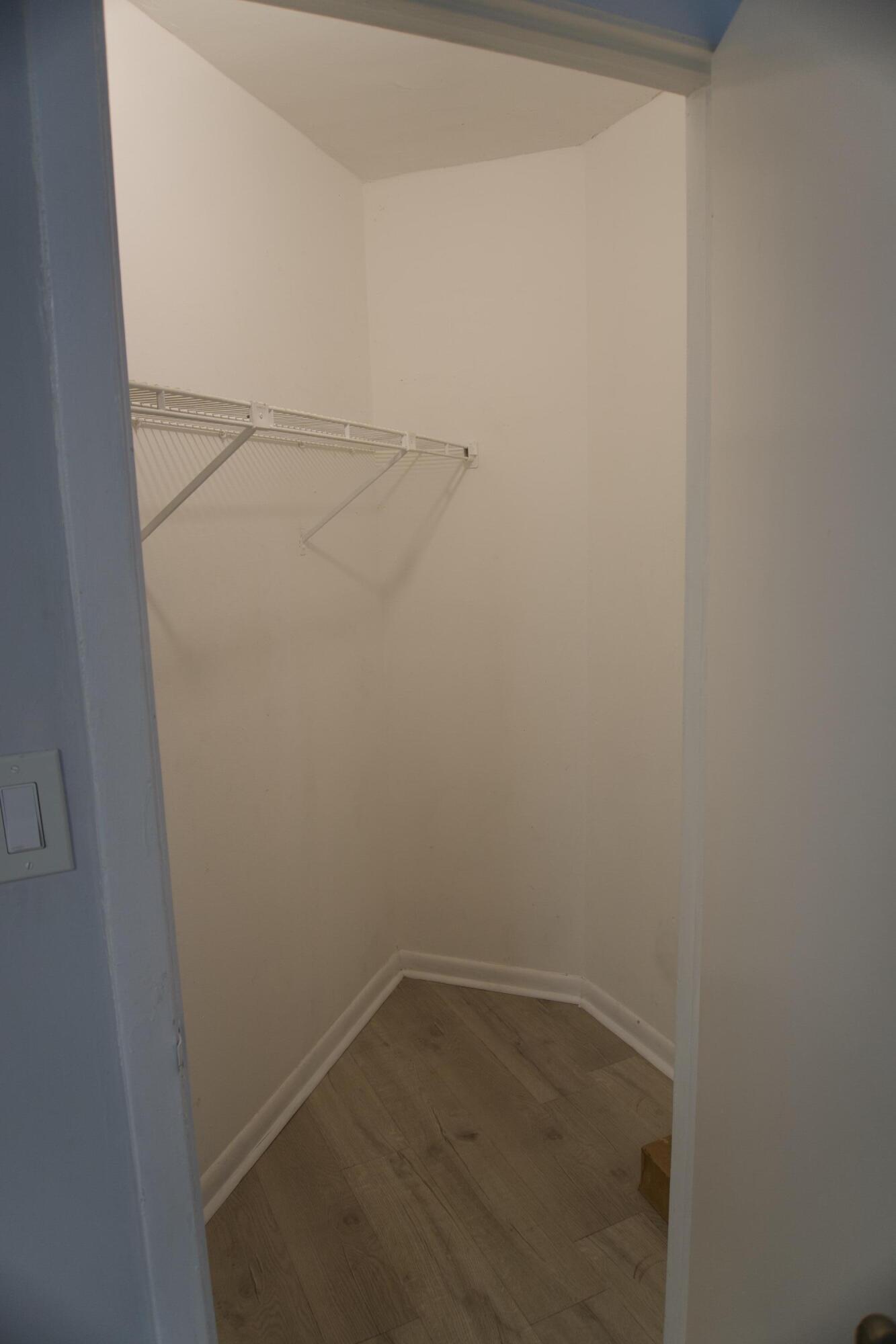 LAKE POINTE CONDOMINIUM NO - Residential Lease