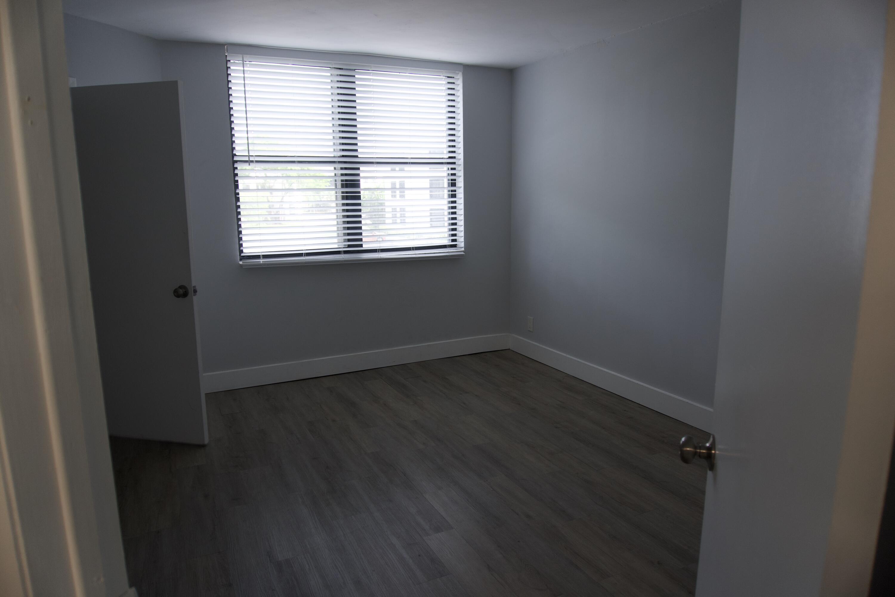 LAKE POINTE CONDOMINIUM NO - Residential Lease
