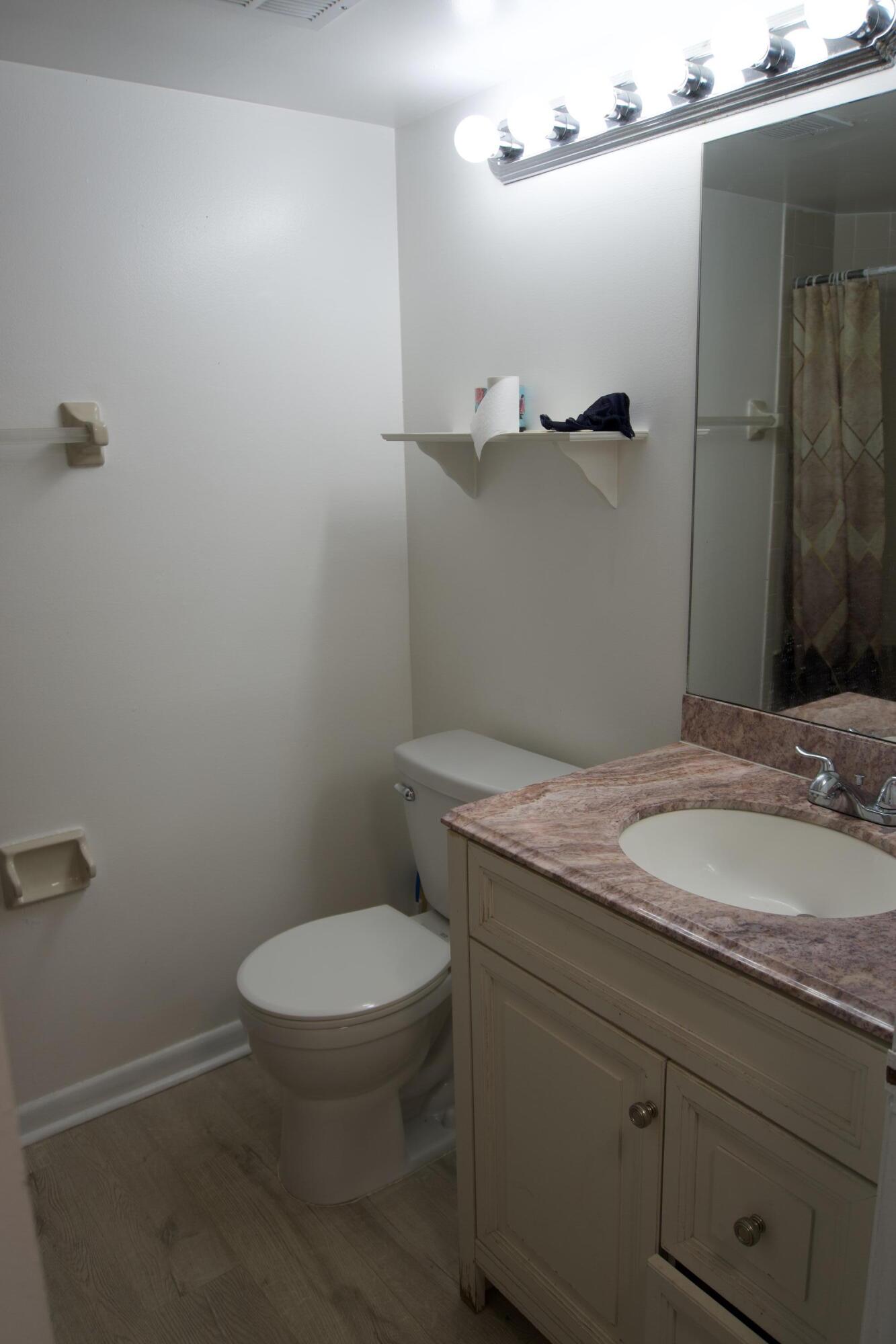 LAKE POINTE CONDOMINIUM NO - Residential Lease