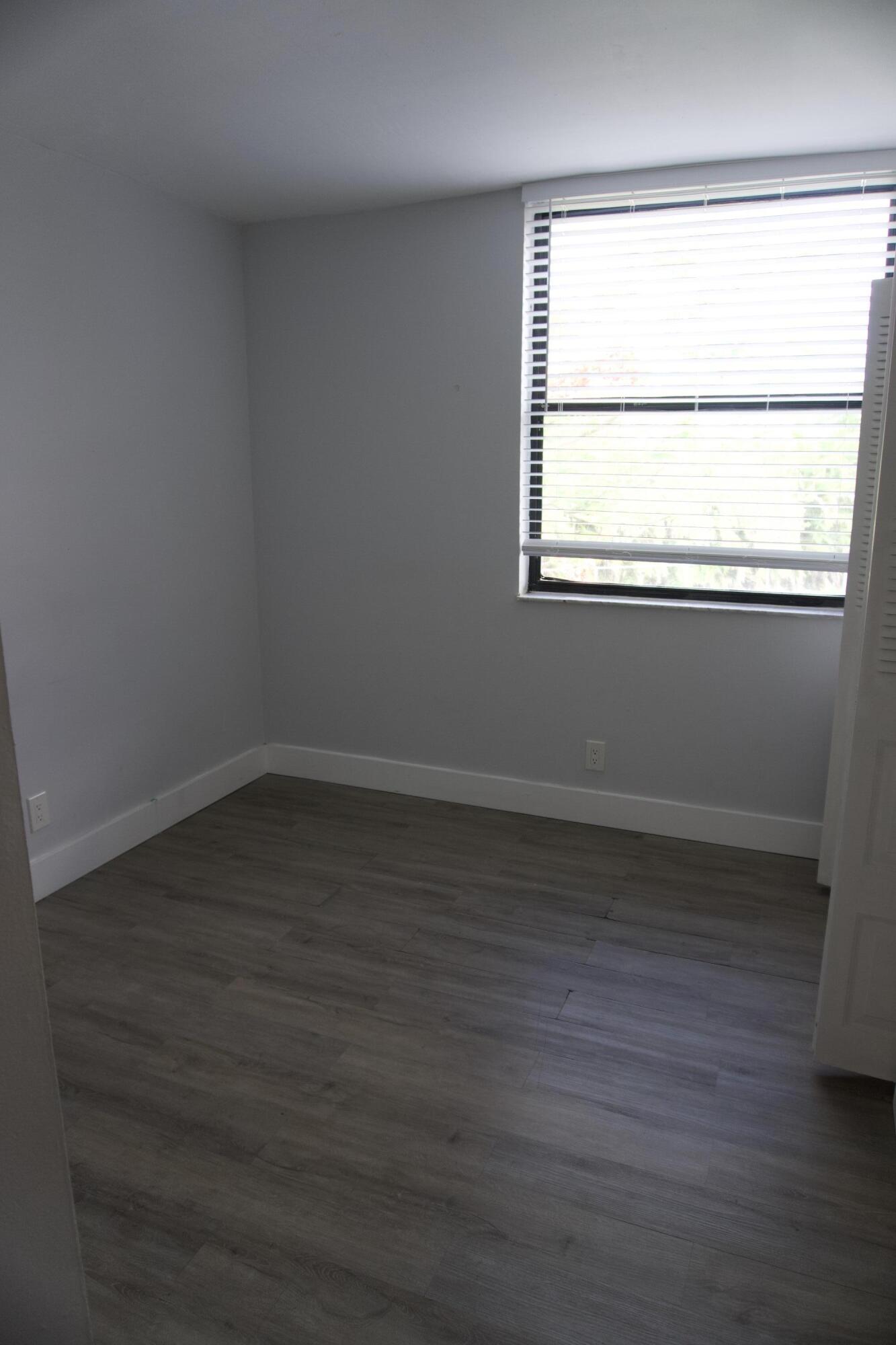LAKE POINTE CONDOMINIUM NO - Residential Lease