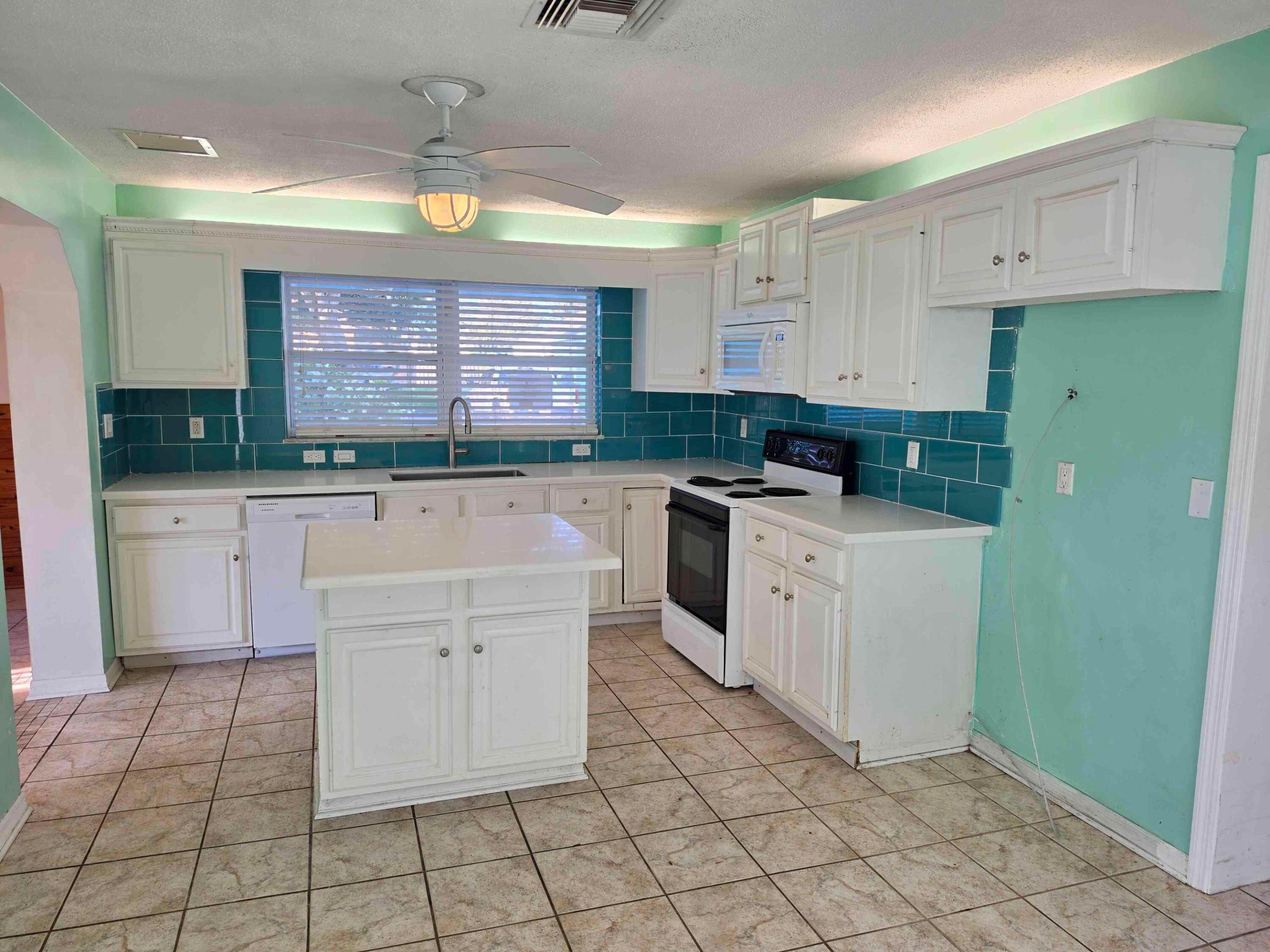 VERO BEACH HIGHLANDS UNIT 1 - Residential