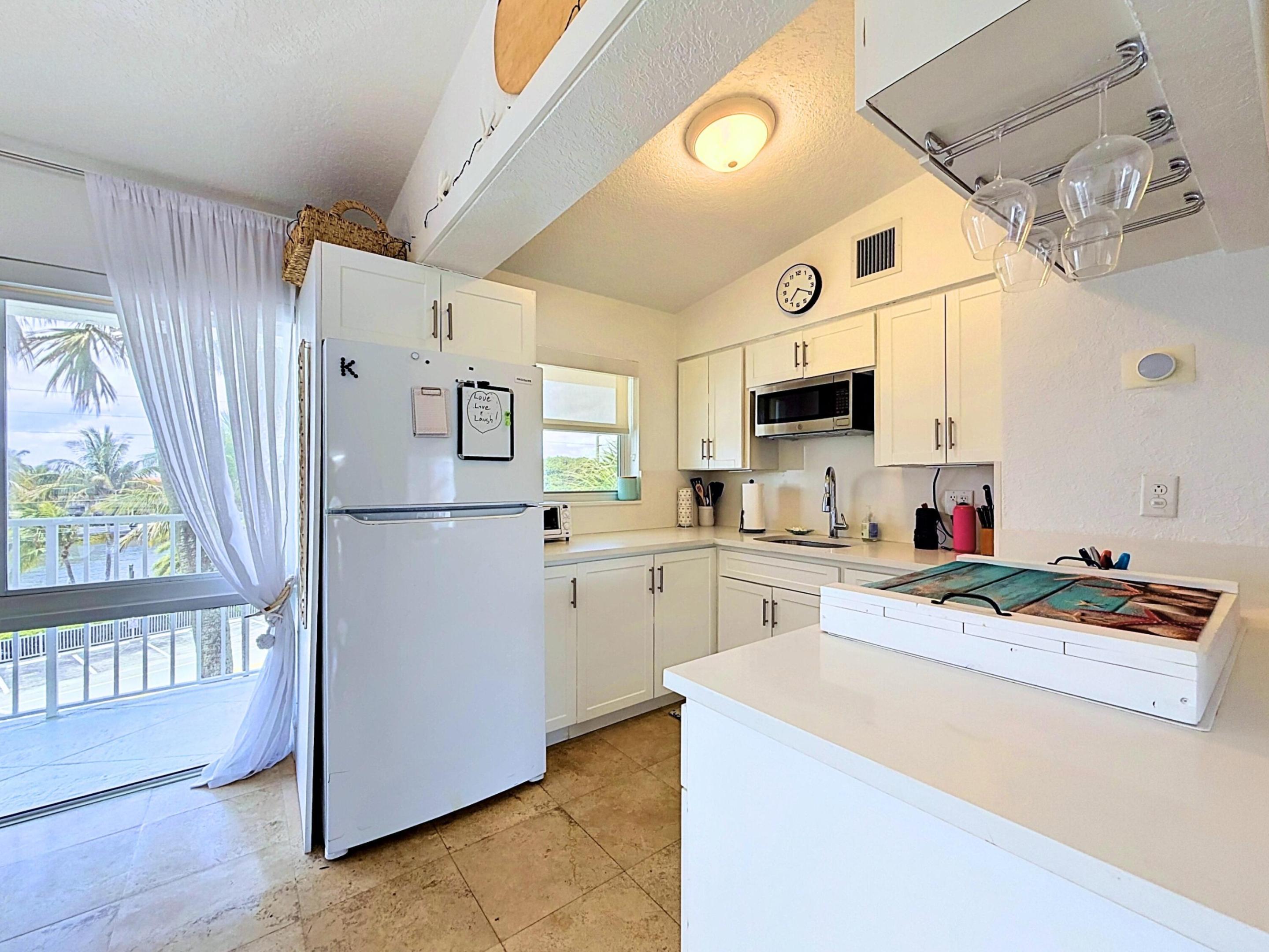 HILLSBORO MILE OCEAN APTS SEC 2 - Residential