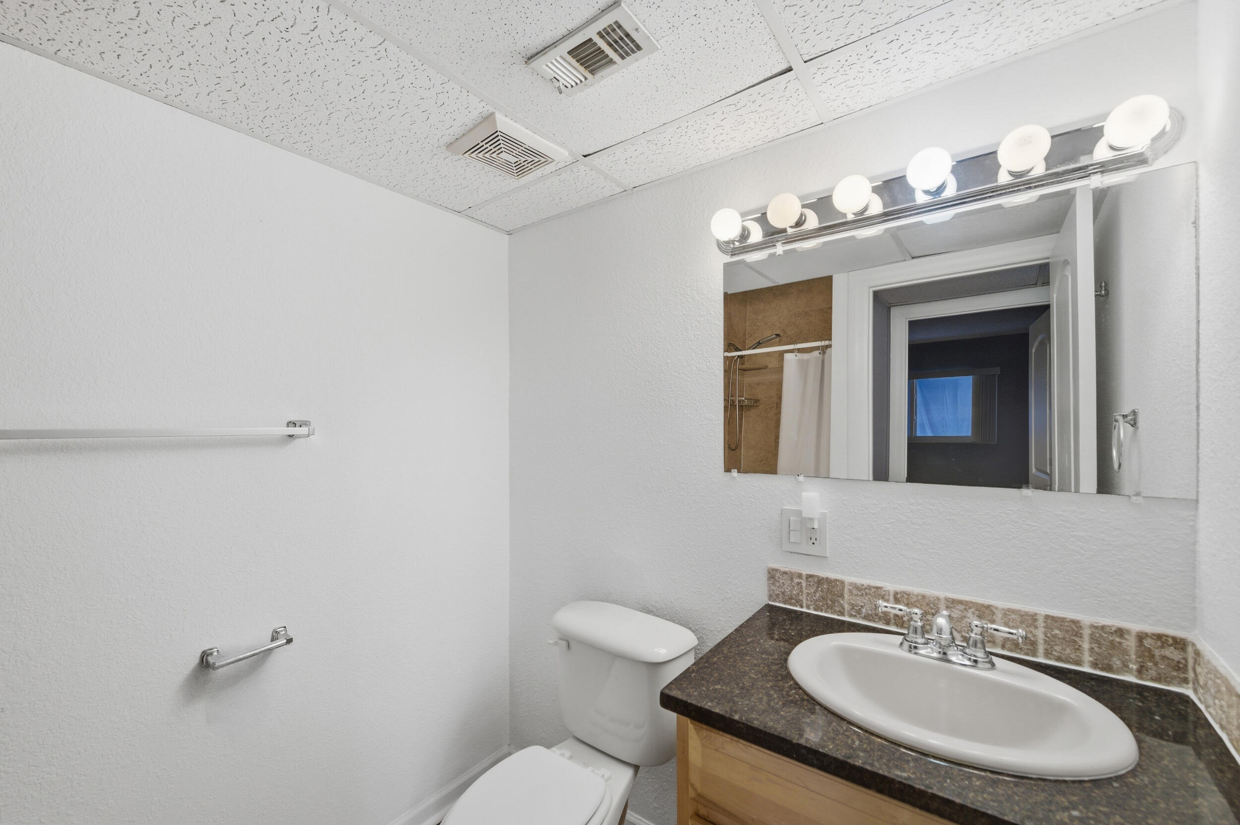 Kings Point Saxony - Residential Lease