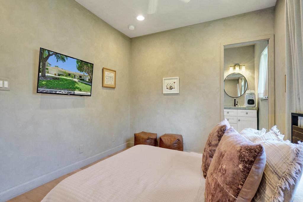 SEA RANCH LAKES - Residential Lease