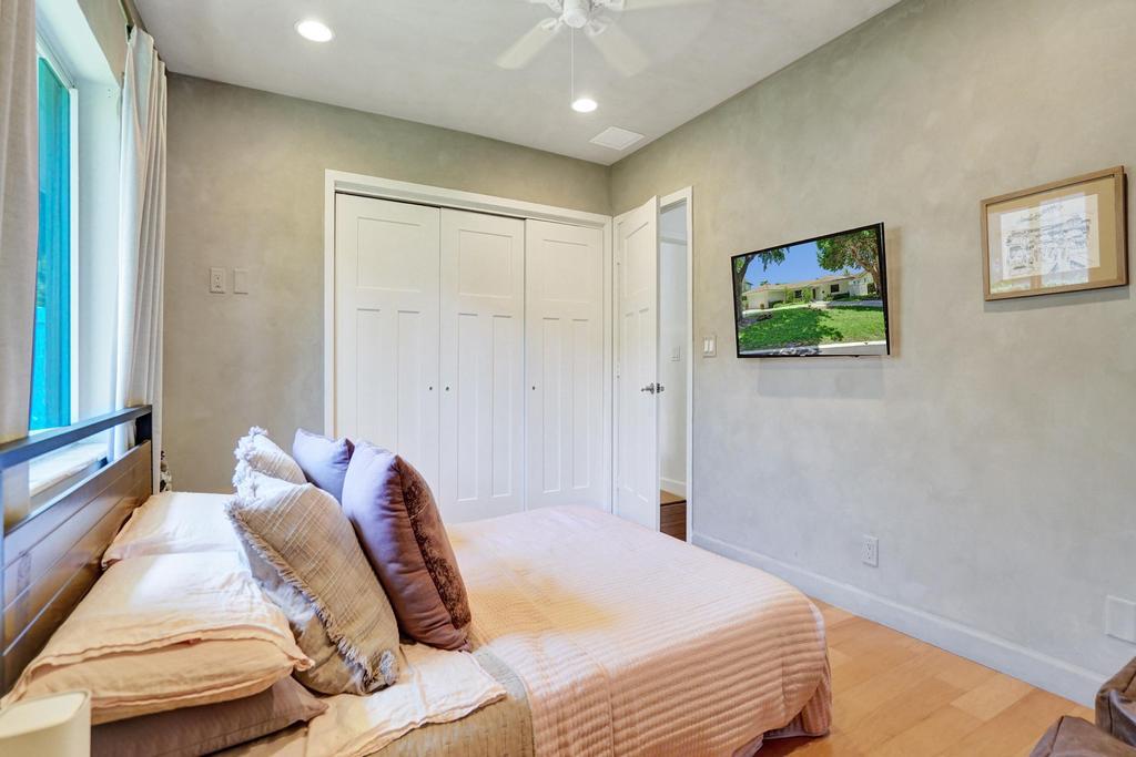 SEA RANCH LAKES - Residential Lease