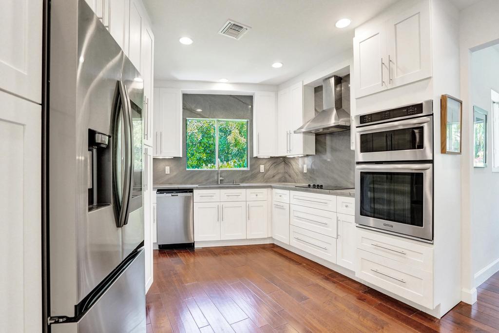 SEA RANCH LAKES - Residential Lease