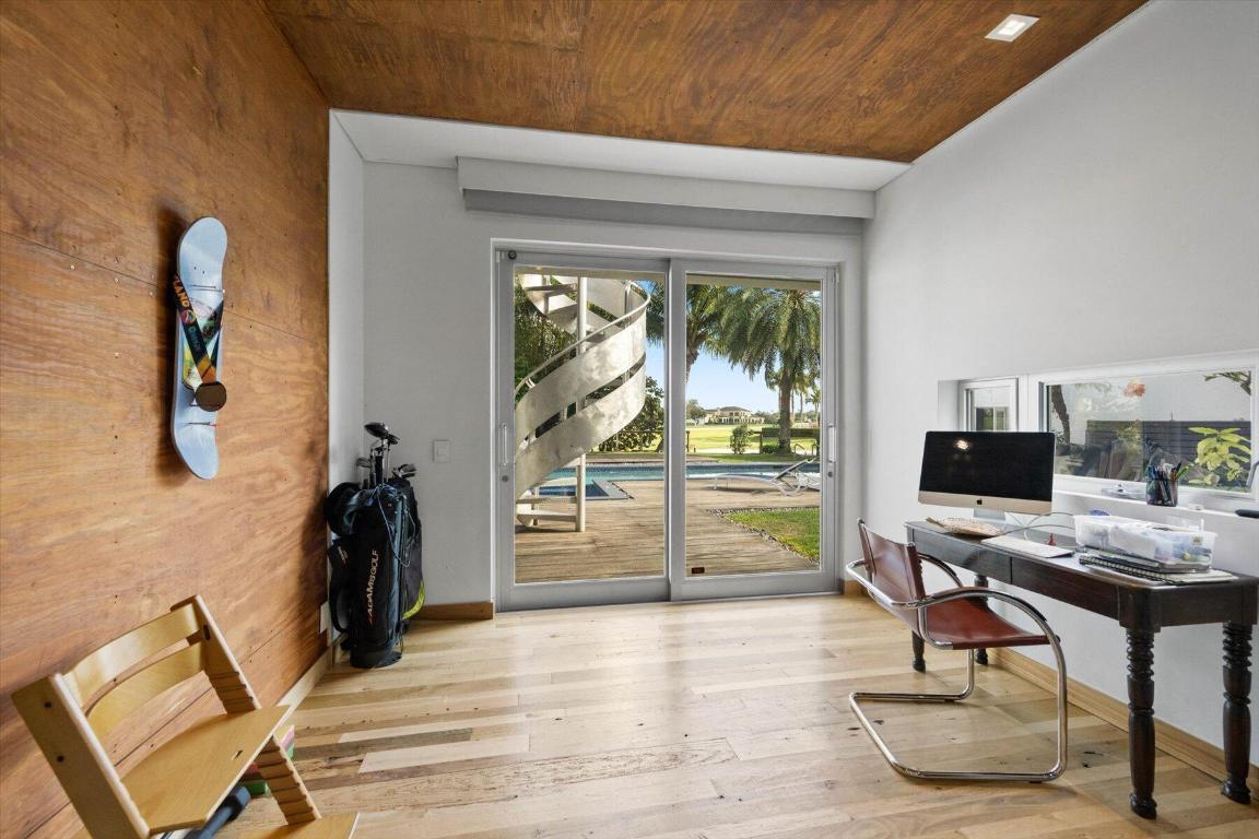 WELLINGTON AERO CLUB OF THE LANDINGS AT WELLINGTON - Residential