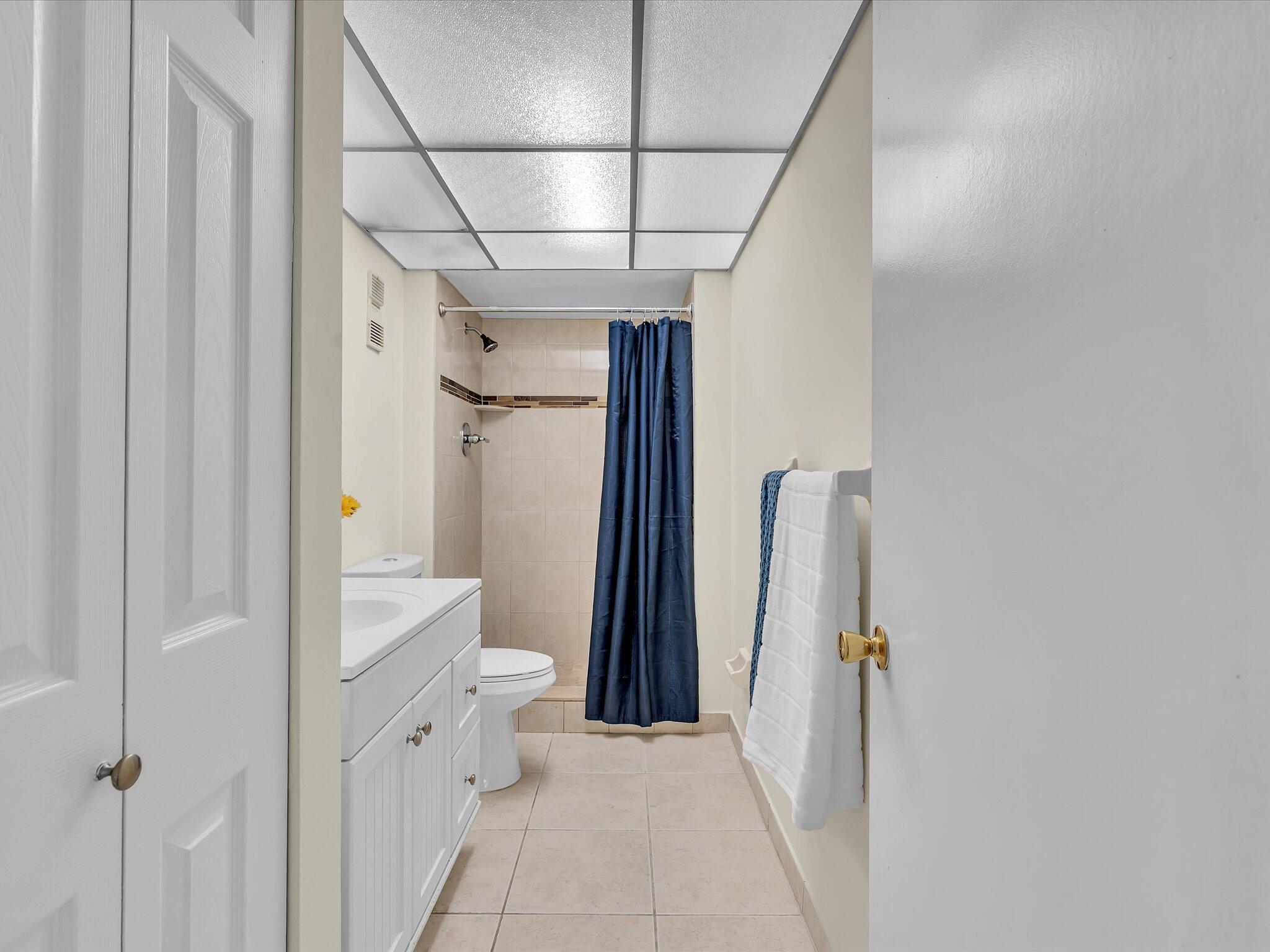 CASA DEL RIO CONDO - Residential Lease