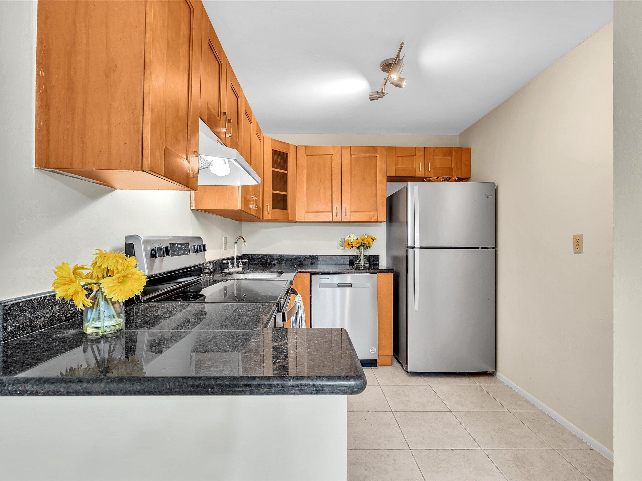 CASA DEL RIO CONDO - Residential Lease