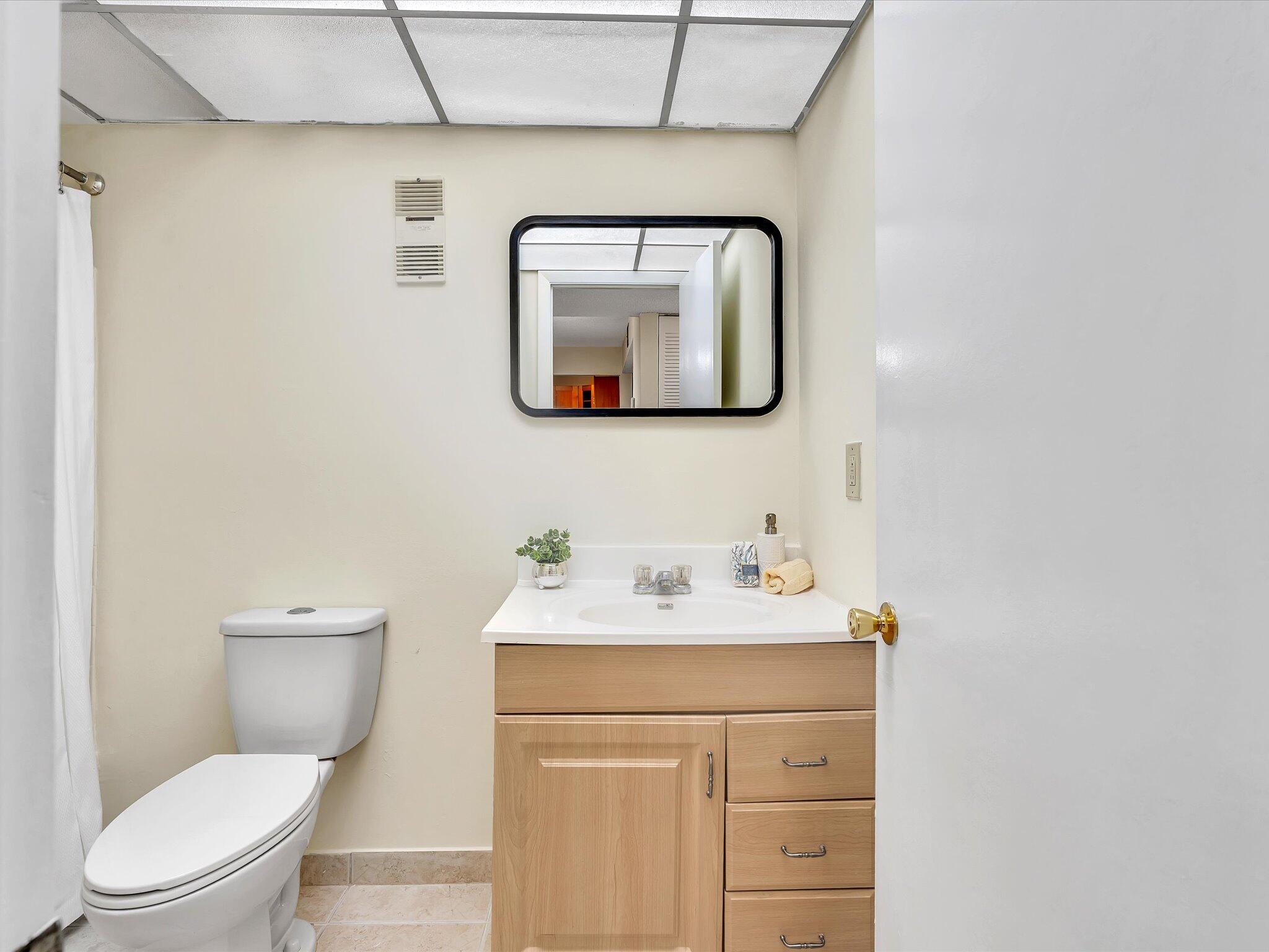 CASA DEL RIO CONDO - Residential Lease