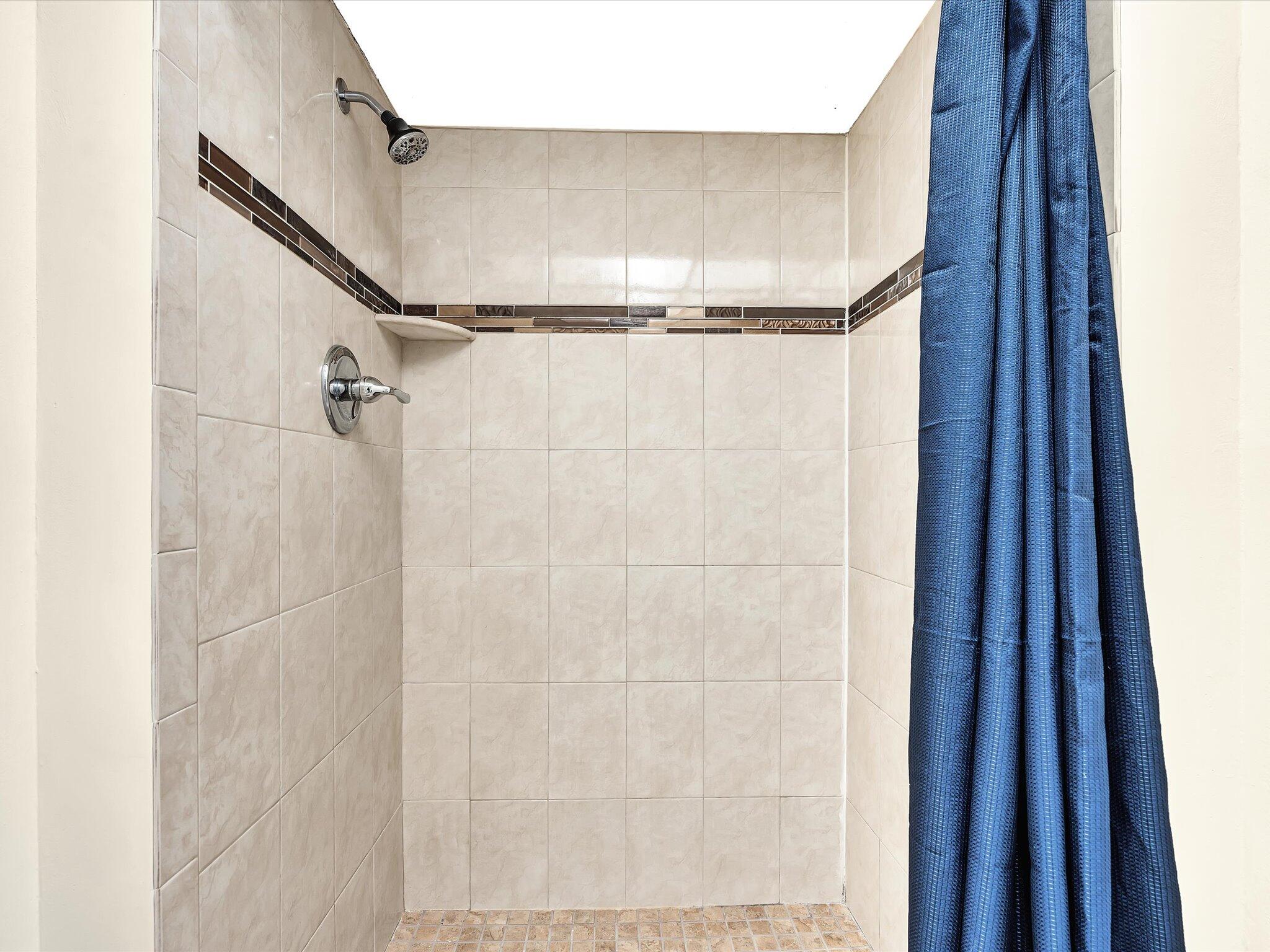 CASA DEL RIO CONDO - Residential Lease